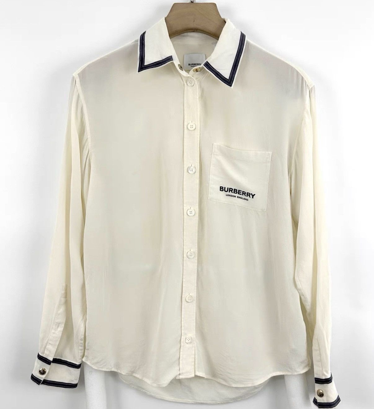 Burberry Burberry White Silk Pocket Letter Shirt K12 Size XS / US 0-2 / IT 36-38 - 1 Thumbnail