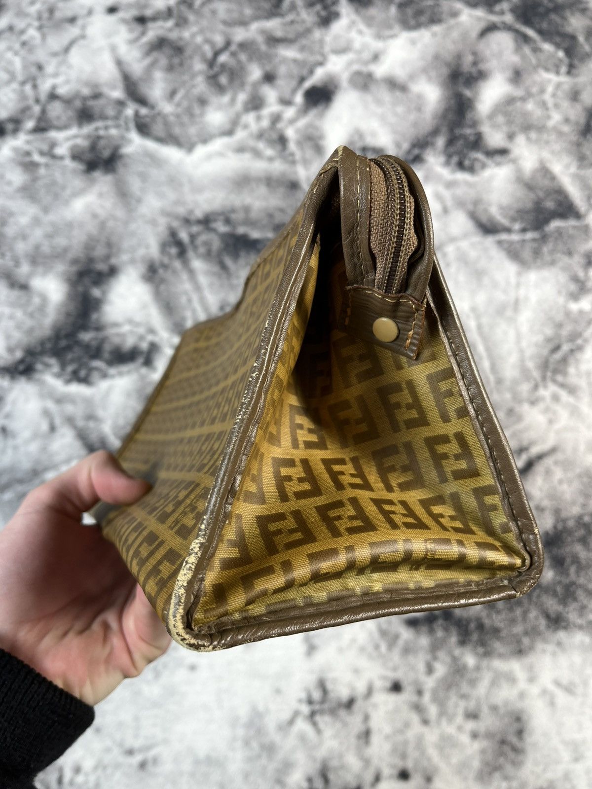 Fendi Vintage Fendi Zucca Monogram Leather Clutch Made In Italy Size ONE SIZE - 11 Thumbnail