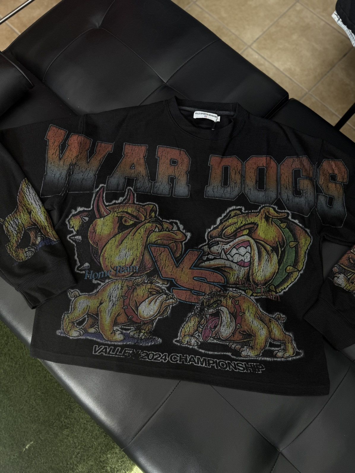 Vale Valley Bull Dogs Long Sleeve Tee Shirt Size XXL (NEW) Size US XXL / EU 58 / 5 - 1 Thumbnail