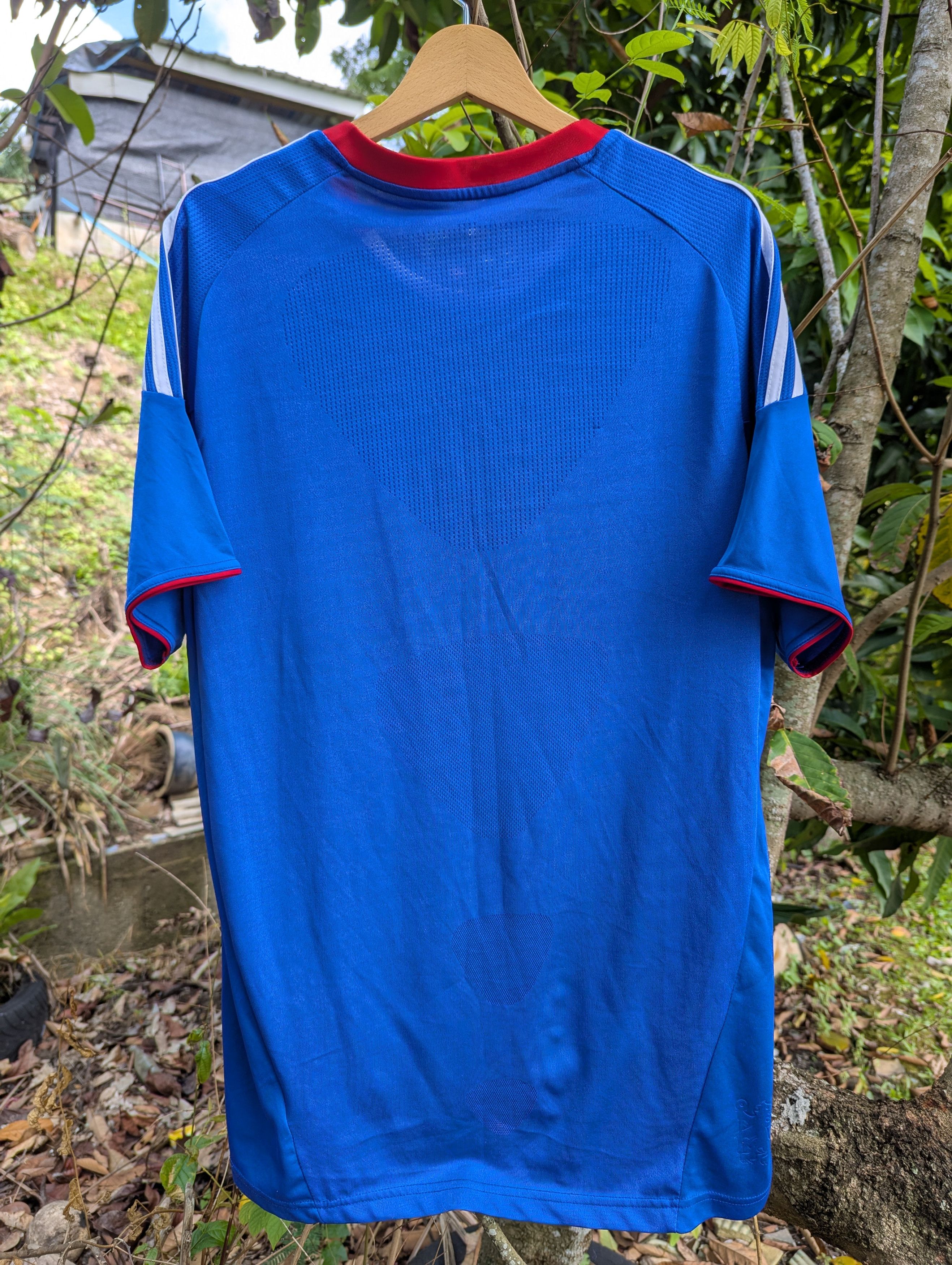 Chelsea Soccer Adidas Chelsea 2010/11 Home Football Shirt Jersey Size US L / EU 52-54 / 3 - 9 Thumbnail