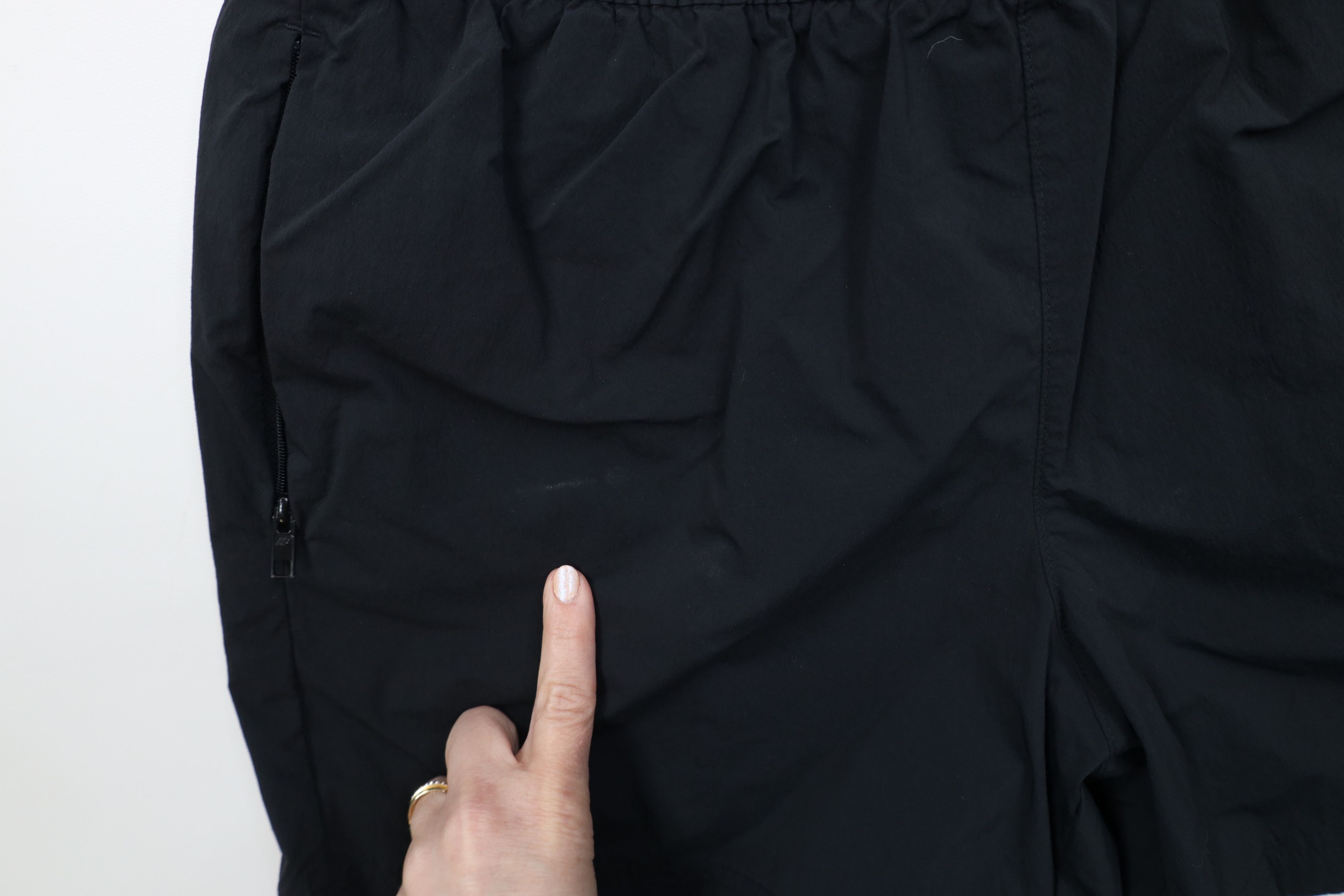 New Balance Vintage Y2K New Balance Above Knee Windbreaker Shorts Black Size US 34 / EU 50 - 6 Thumbnail