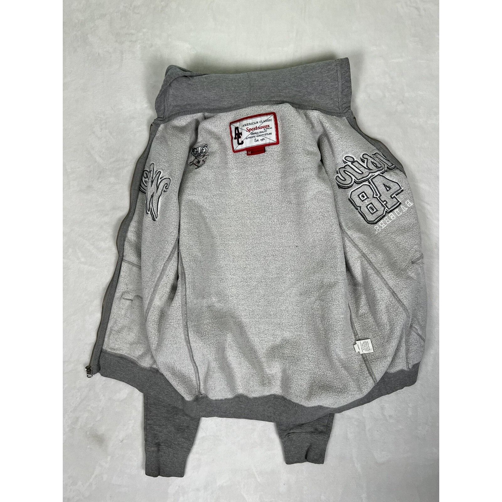 Vintage Vintage Wisconsin Badgers Full Zip Hoodie Sweatshirt Size Me Size US M / EU 48-50 / 2 - 9 Thumbnail