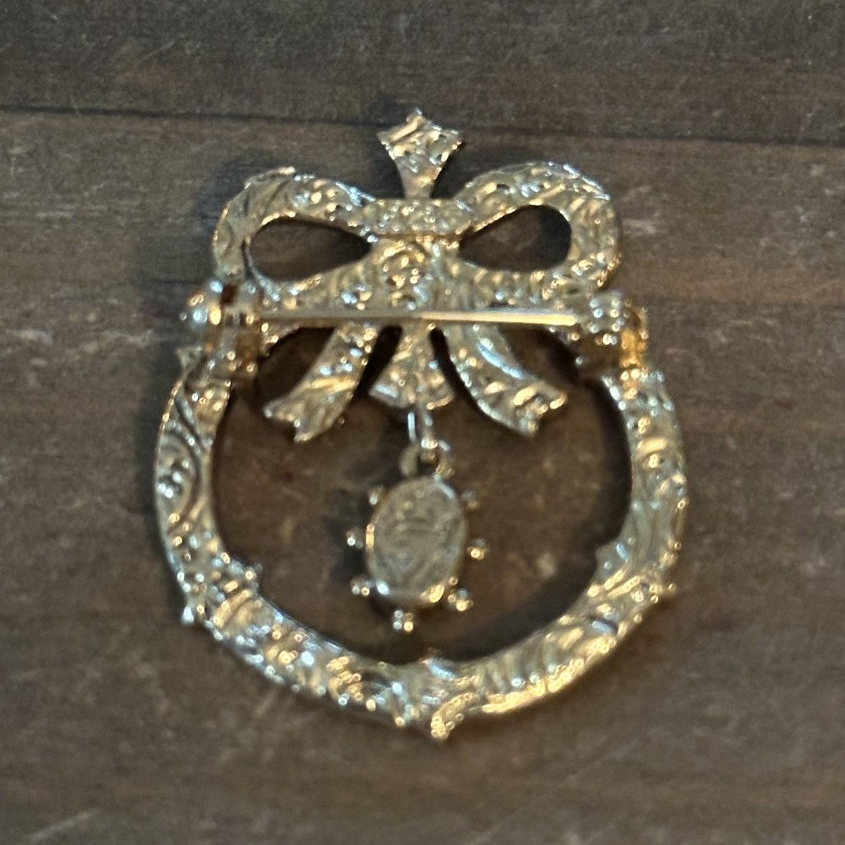 Other × Vintage Vintage 1928 rhinestone bow wreath brooch Size ONE SIZE - 4 Thumbnail