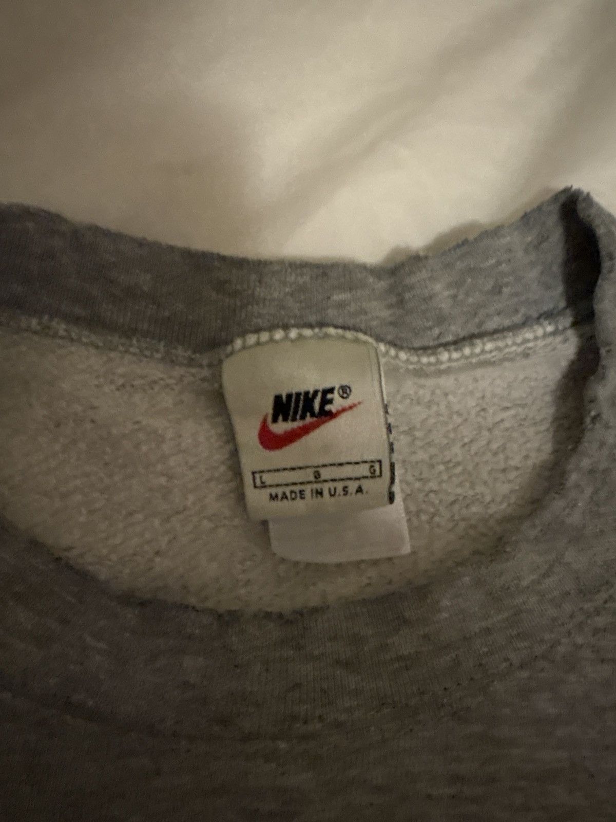 Nike Vintage Faded Logo Nike Crewneck Sweater Made in USA Size US L / EU 52-54 / 3 - 4 Thumbnail