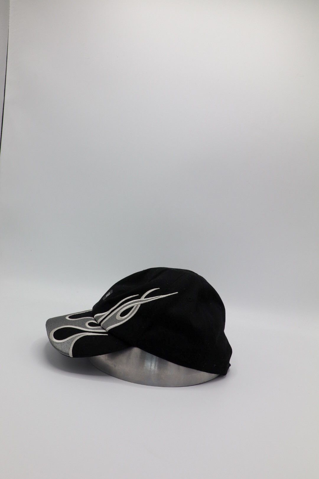 Balenciaga × Gap × Yeezy Balenciaga Flame Cap Size ONE SIZE - 2 Thumbnail