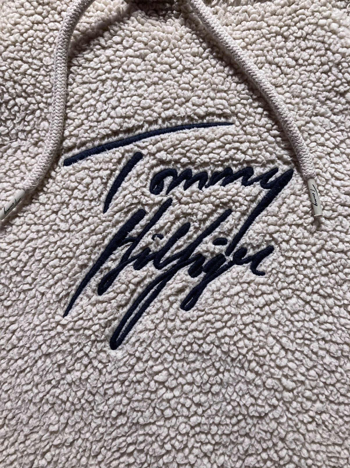 Tommy Hilfiger × Vintage ⛩️Vintage Tommy Hilfiger Hoodie fleece center big logo 90’s Size US S / EU 44-46 / 1 - 2 Thumbnail