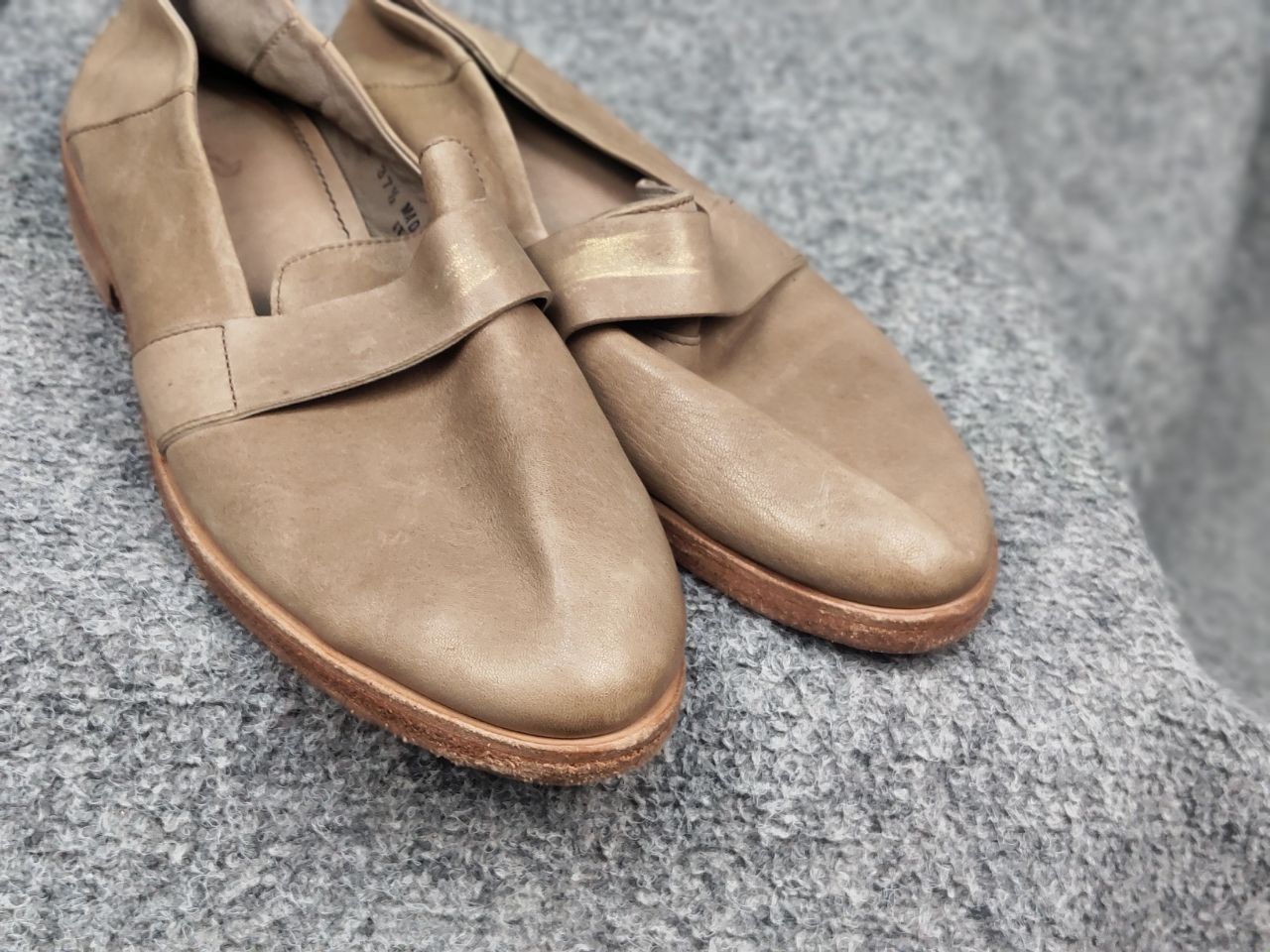 Elia Maurizi Elia Maurizi Design Premium leather beige Loafers Size US 7.5 / IT 37.5 - 14 Thumbnail
