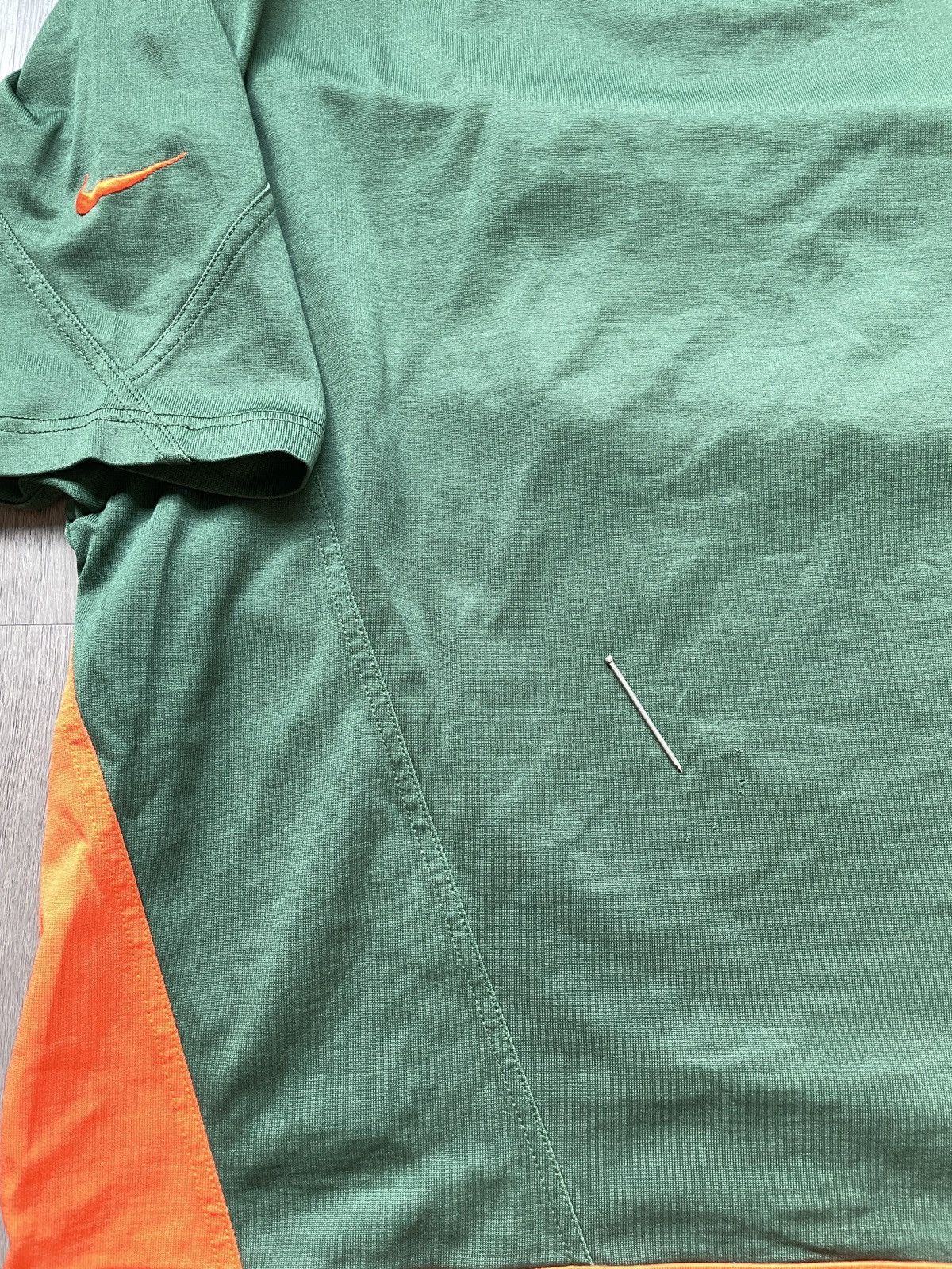 Vintage Vintage 90’s Nike “University of Miami Logo” T-shirt (Sz.L) Size US L / EU 52-54 / 3 - 7 Thumbnail