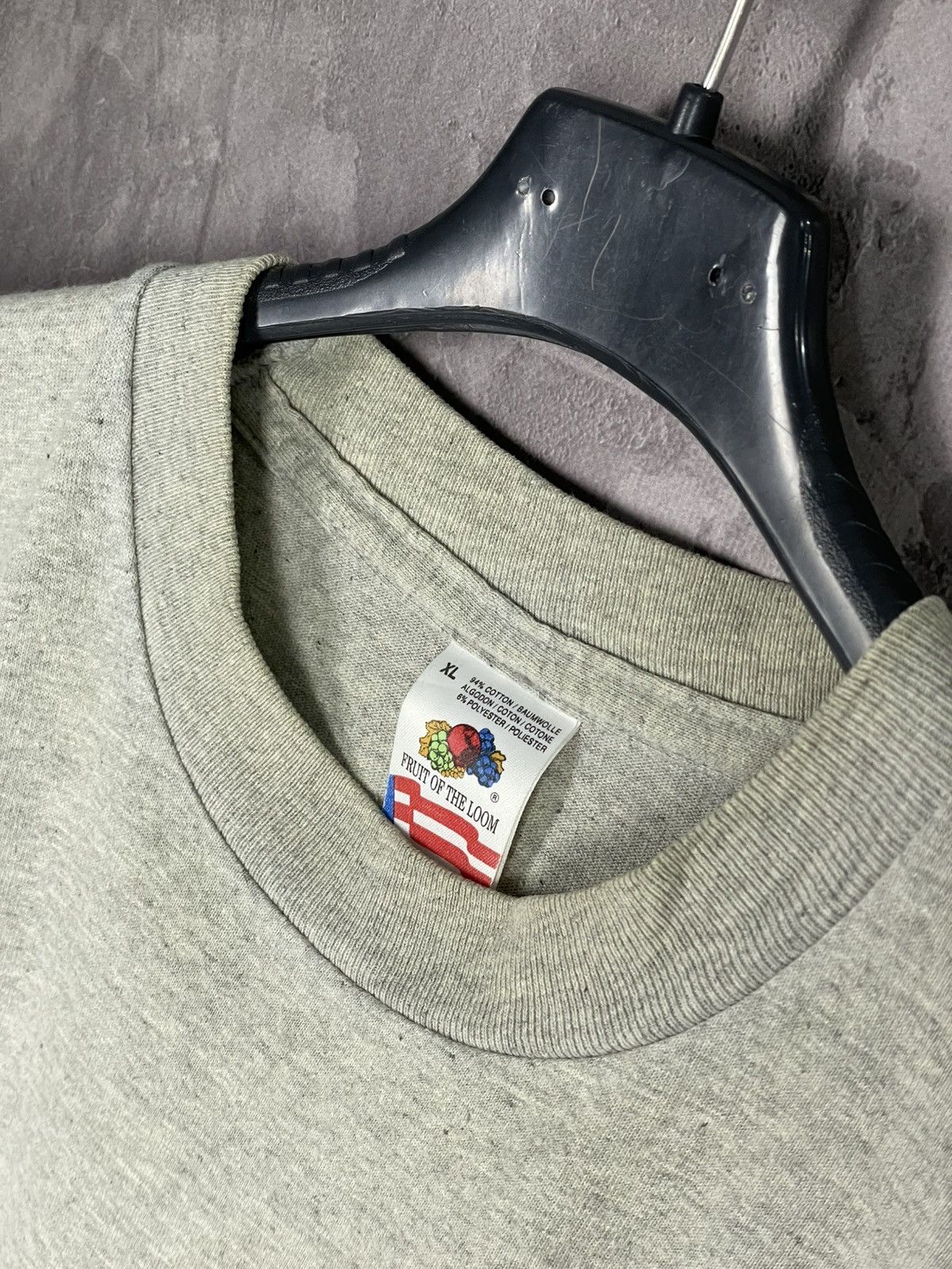 Vintage Fruit Of The Loom 90s Basic Very Rare Distressed T shirt Size US XL / EU 56 / 4 - 8 Thumbnail