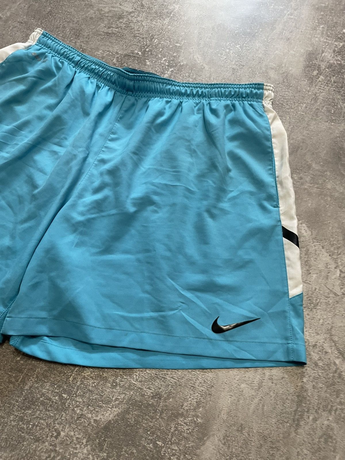 Nike Vintage Nike Dri-Fit Running Shorts Size XL Size US 36 / EU 52 - 3 Thumbnail