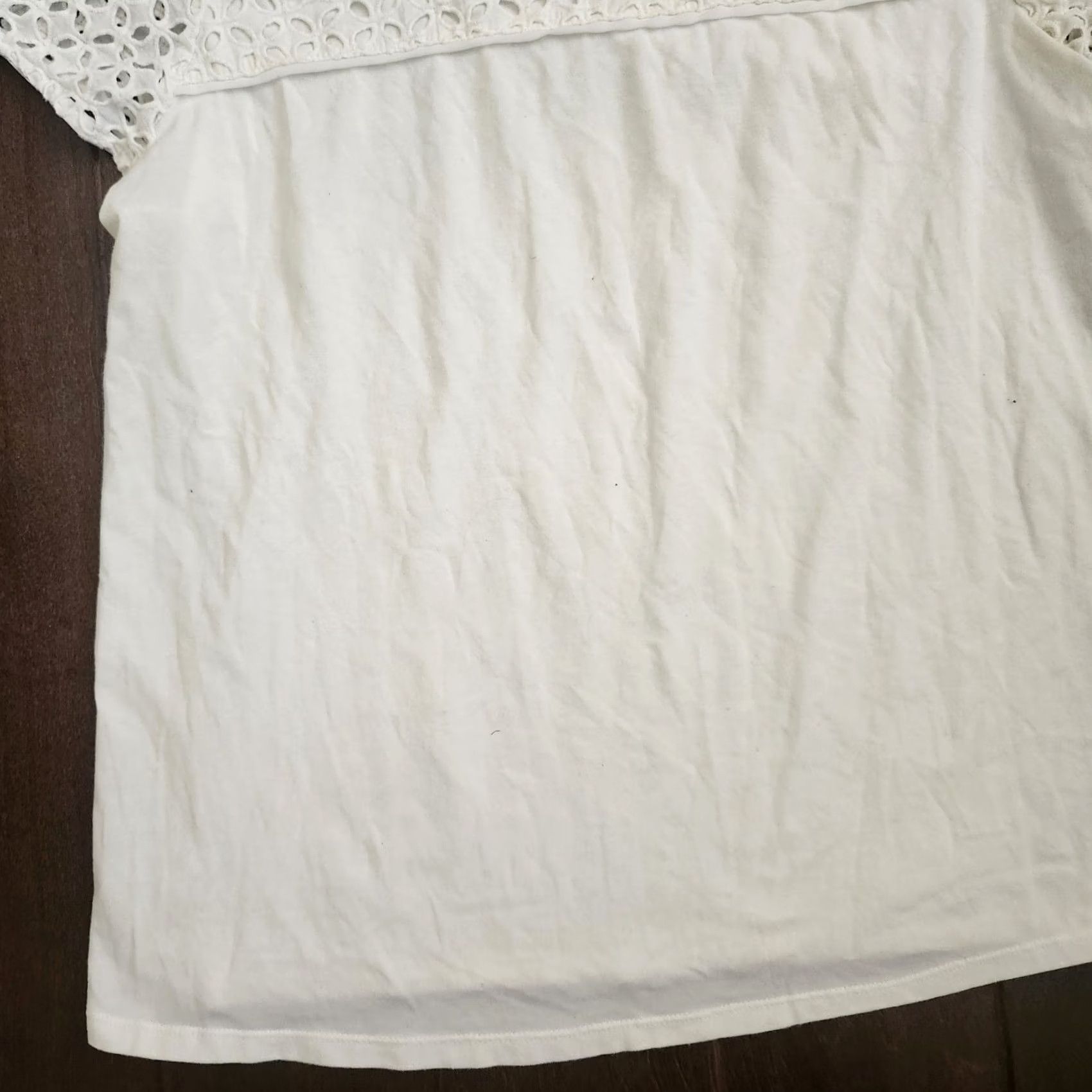 Vintage ELLE White Lace Yoke Short Sleeve Top JUNIOR L Blouse Women Shirt Casual Party/Cocktail Travel Basics Cotton Blend Pullover Slim/Regular Fit Size L / US 10 / IT 46 - 3 Thumbnail