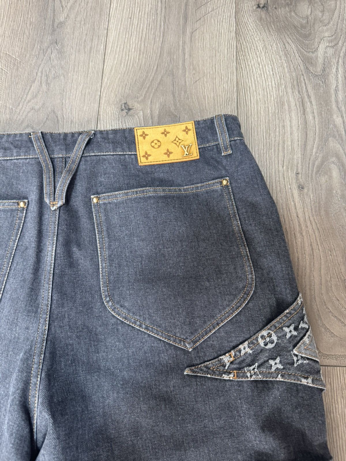Louis Vuitton Louis Vuitton Monogram Panel Zip Denim Jeans Size 36 Size US 36 / EU 52 - 12 Thumbnail