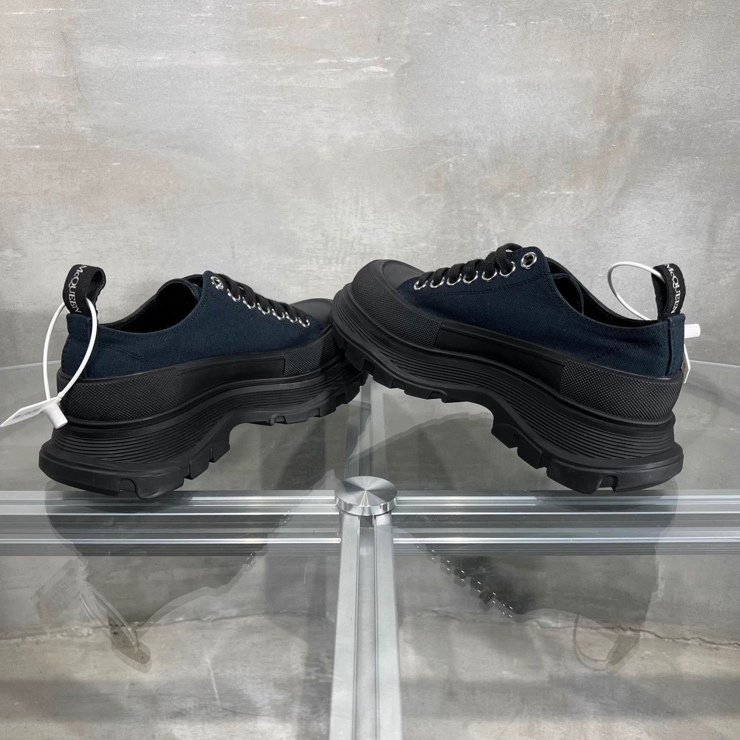 Alexander McQueen Alexander McQueen Tread Slick black 37 EU Size US 6 / IT 36 - 5 Thumbnail