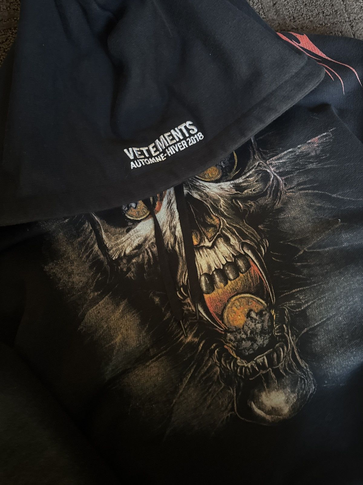 VETEMENTS Misplaced Hoodie パーカー Vetements AW18 Vetements Misplaced Skull Hoodie Black | Grailed