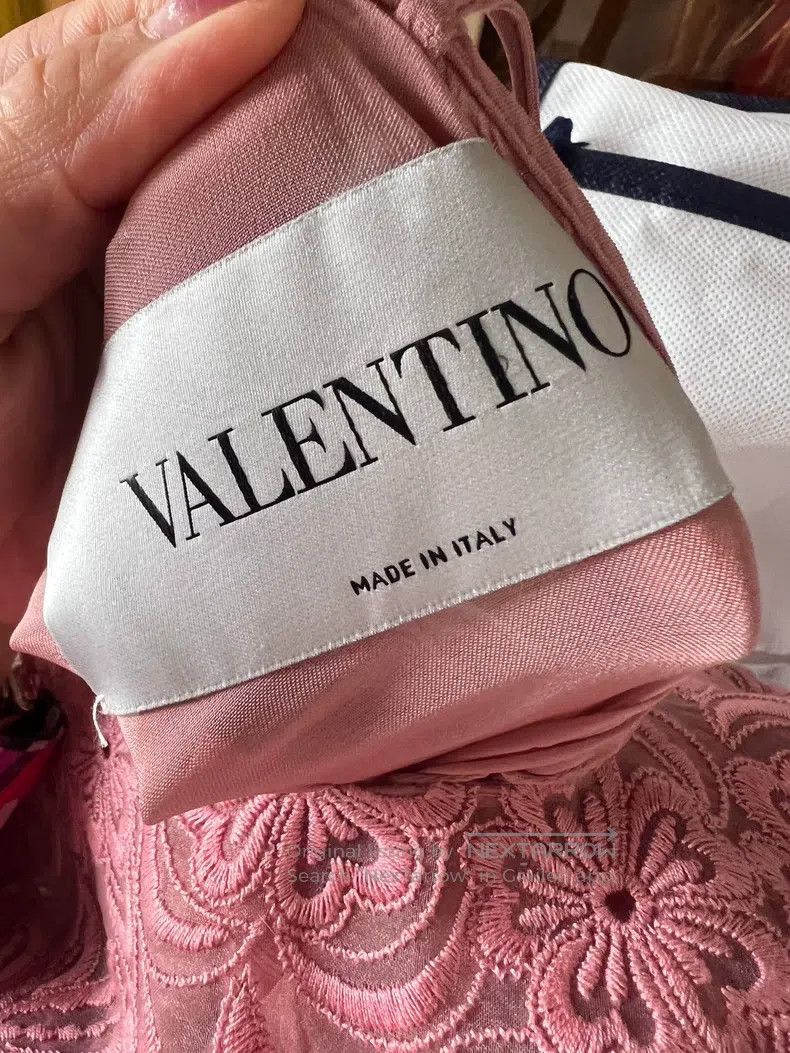 Valentino Valentino Reworked lace dress Size S / US 4 / IT 40 - 2 Thumbnail