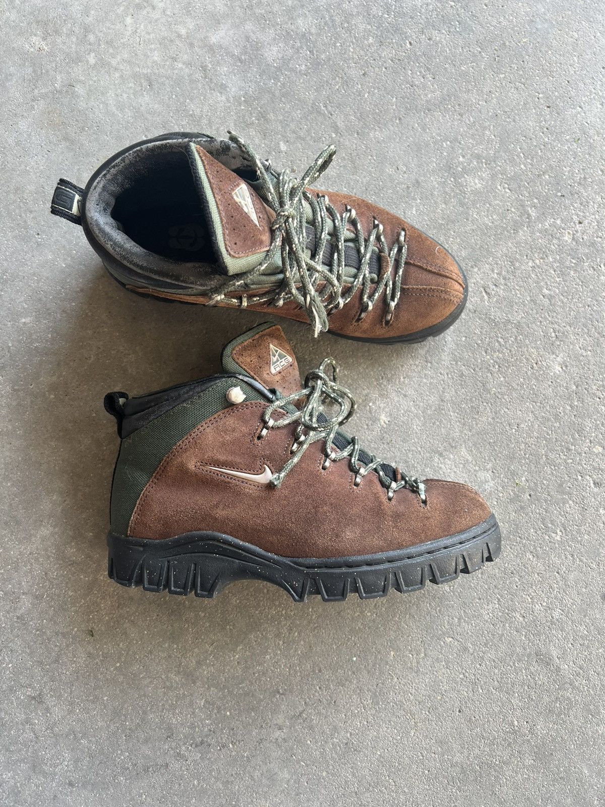 acg boots green