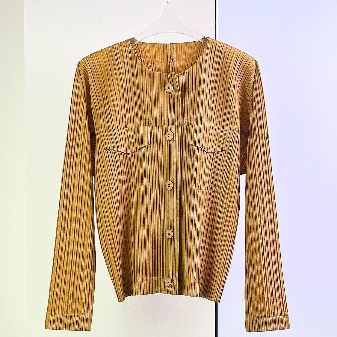 Pleats Please Issey Miyake Pleats Please Issey Miyake Pleated Jacket Size 4 Size L / US 10 / IT 46 - 1 Thumbnail