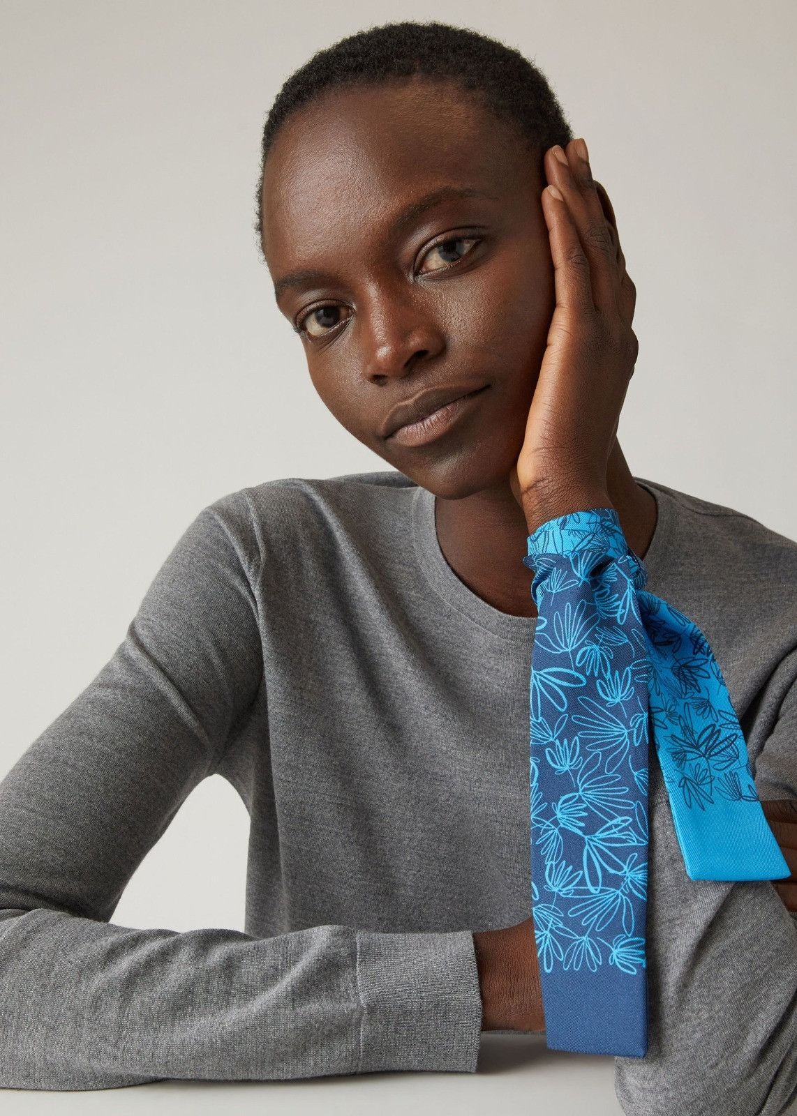 Loro Piana o1srvl11e0824 Size: OS / Agapanthus Neck Scarf in Blue Size ONE SIZE - 3 Thumbnail