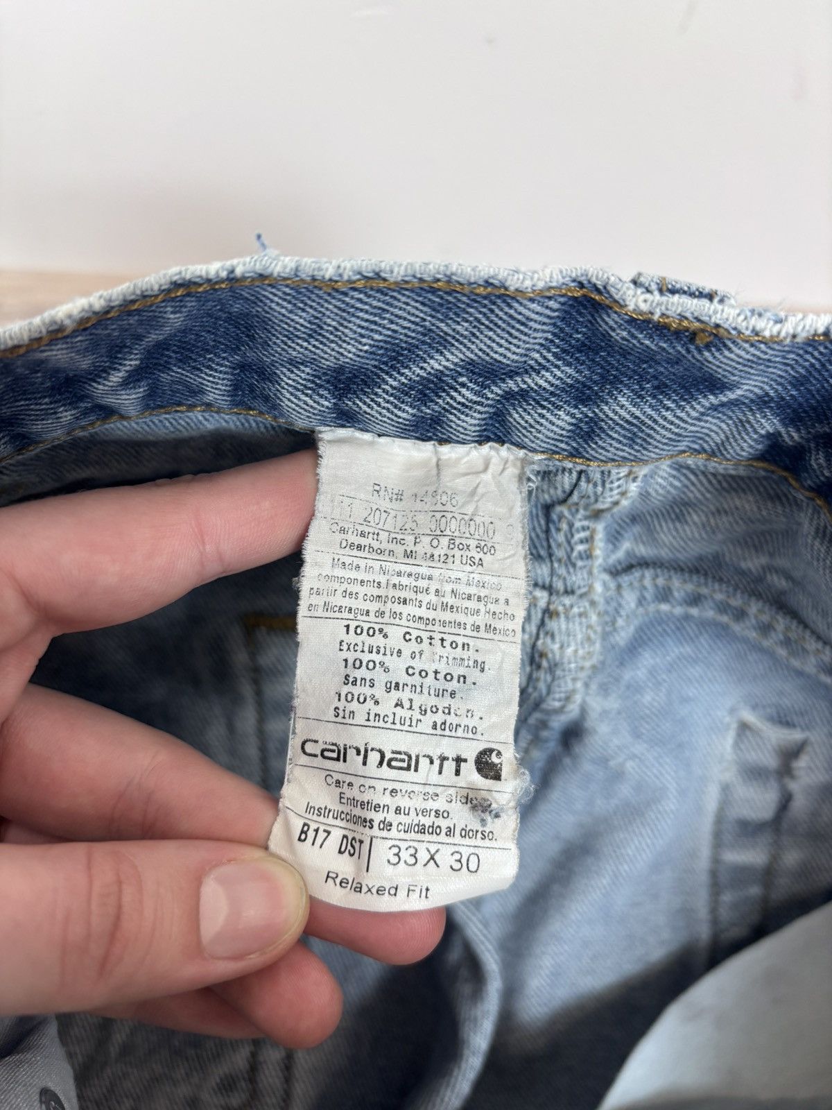 Carhartt Vintage Carhartt Men’s Faded Blue Denim Jeans Relaxed Fit Size US 33 - 21 Thumbnail
