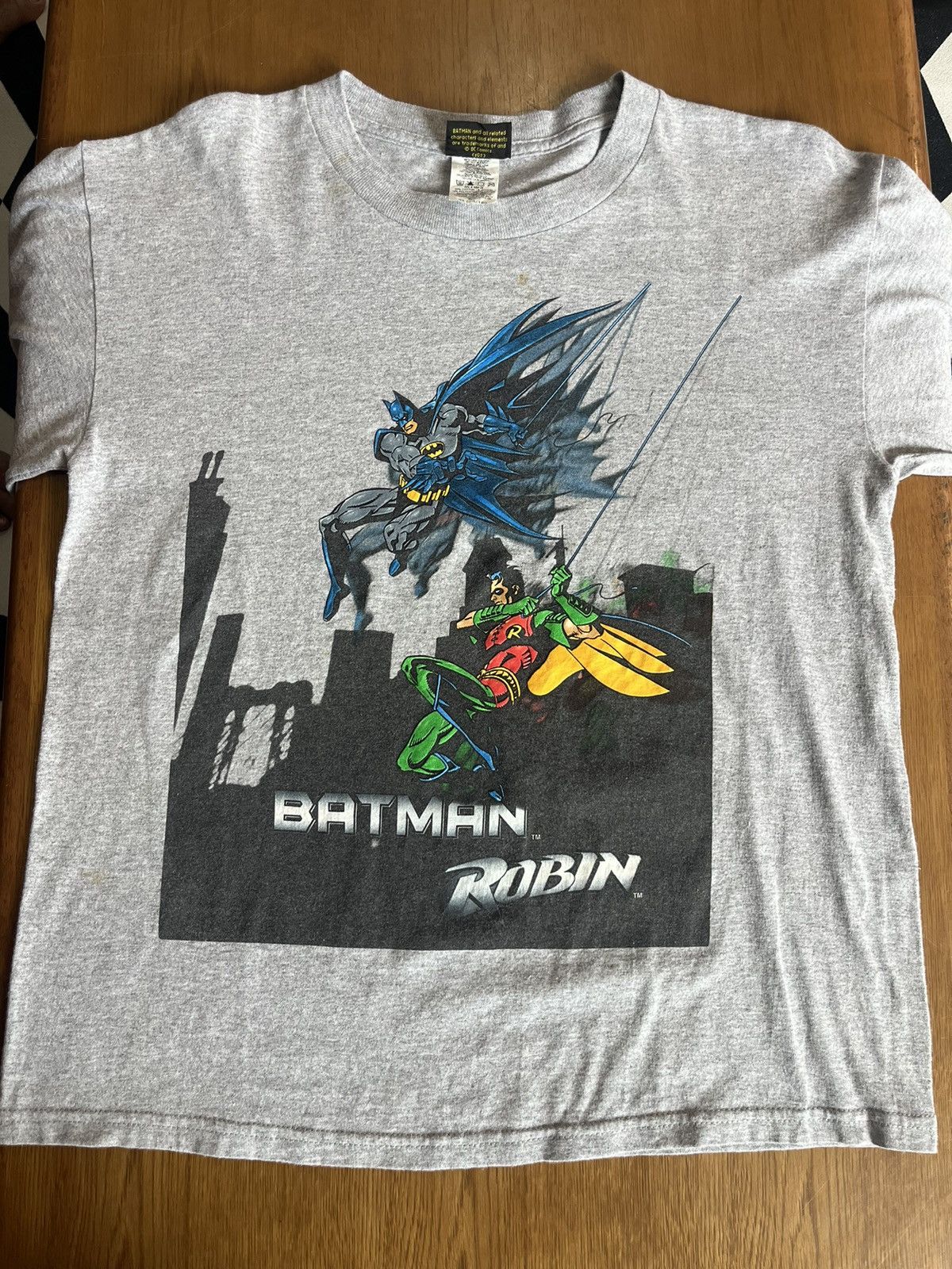 DC Comics Vintage BATMAN & ROBIN 2002’s ( XL Kid Size ) Tshirt Size US M / EU 48-50 / 2 - 3 Thumbnail