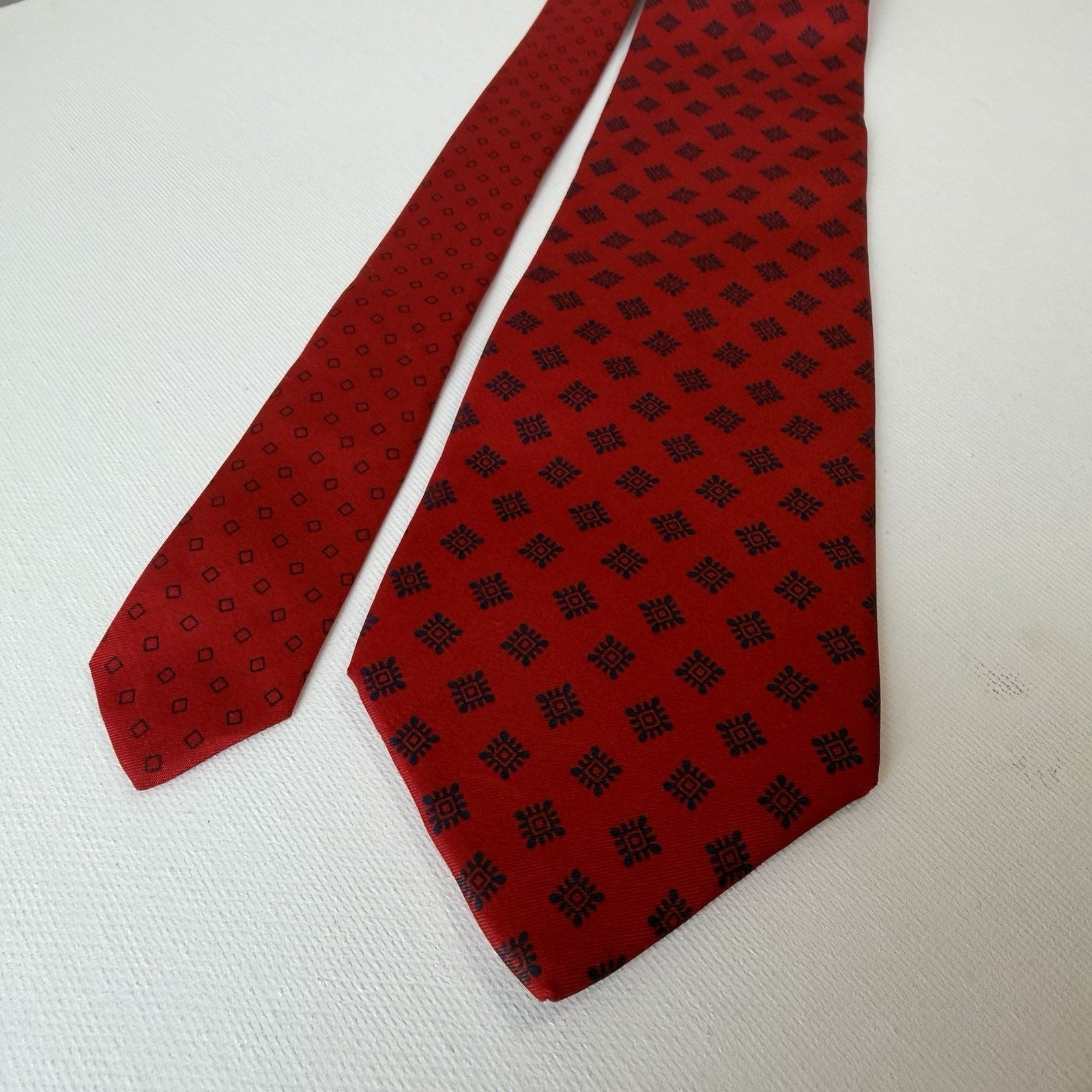 Tommy Hilfiger Tommy Hilfiger Vintage Red Silk Tie | Made in USA 1990s Size ONE SIZE - 8 Thumbnail