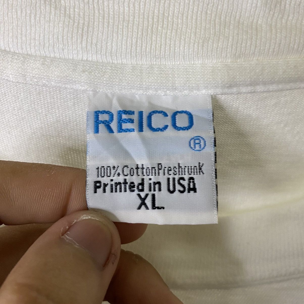 Vintage Vintage 2000s Reico Hawaii Surf T Shirt Size US XL / EU 56 / 4 - 3 Thumbnail