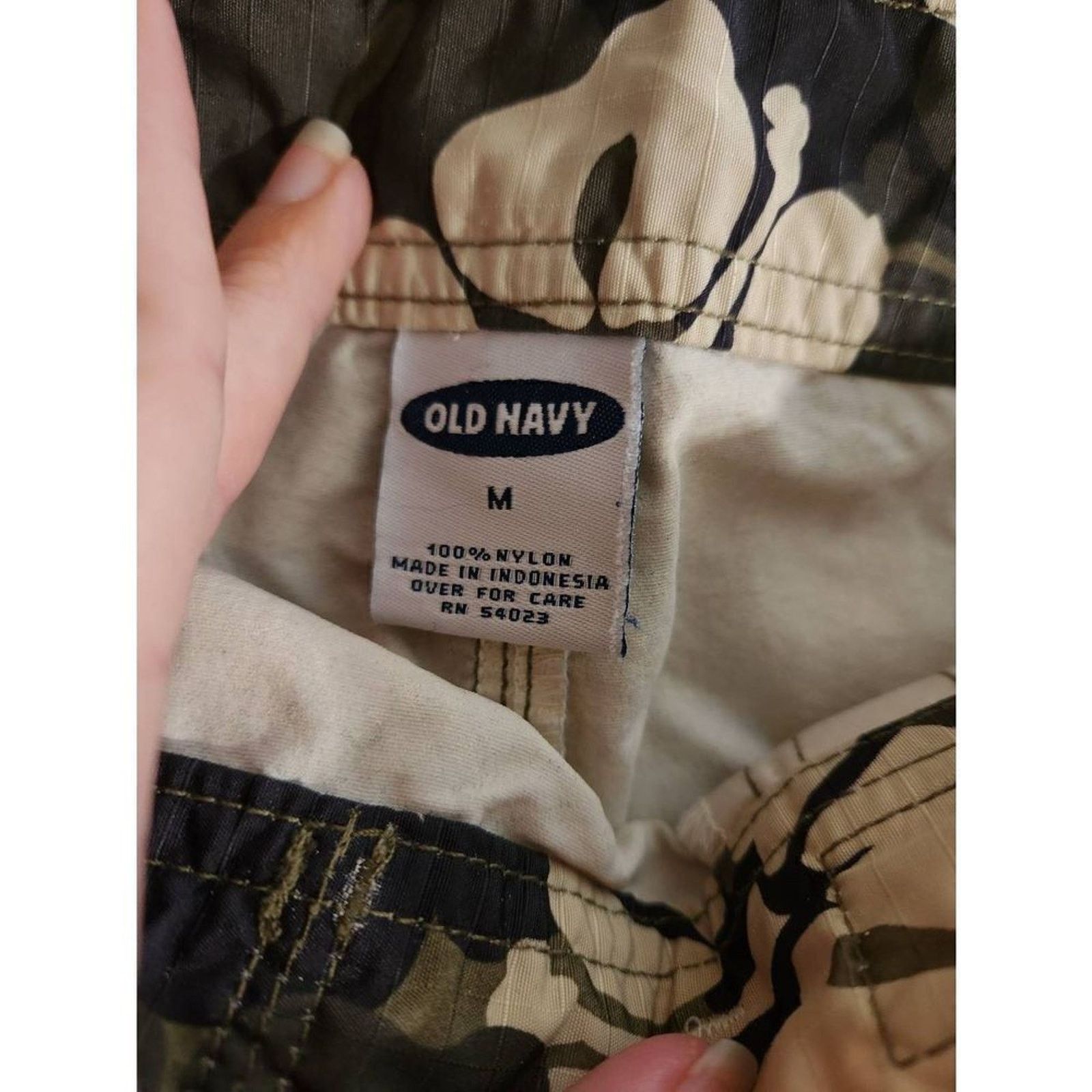 Old Navy Old navy M swim trunks white Size US 32 / EU 48 - 7 Thumbnail