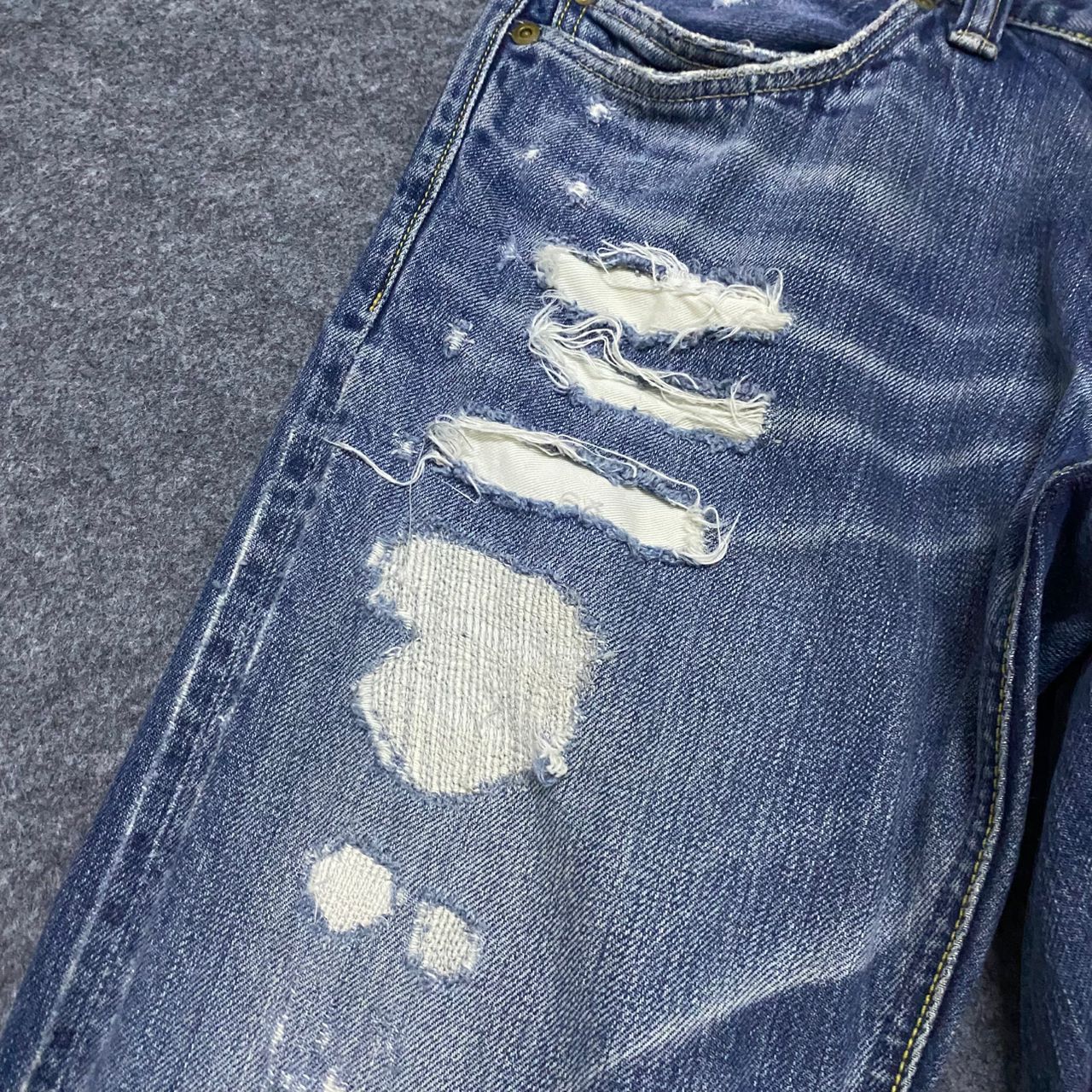 Le Grande Bleu (L.G.B.) 💥Best Offer💥Vintage Blue Blue Japan FlareDistressed Denim Size US 31 - 8 Thumbnail