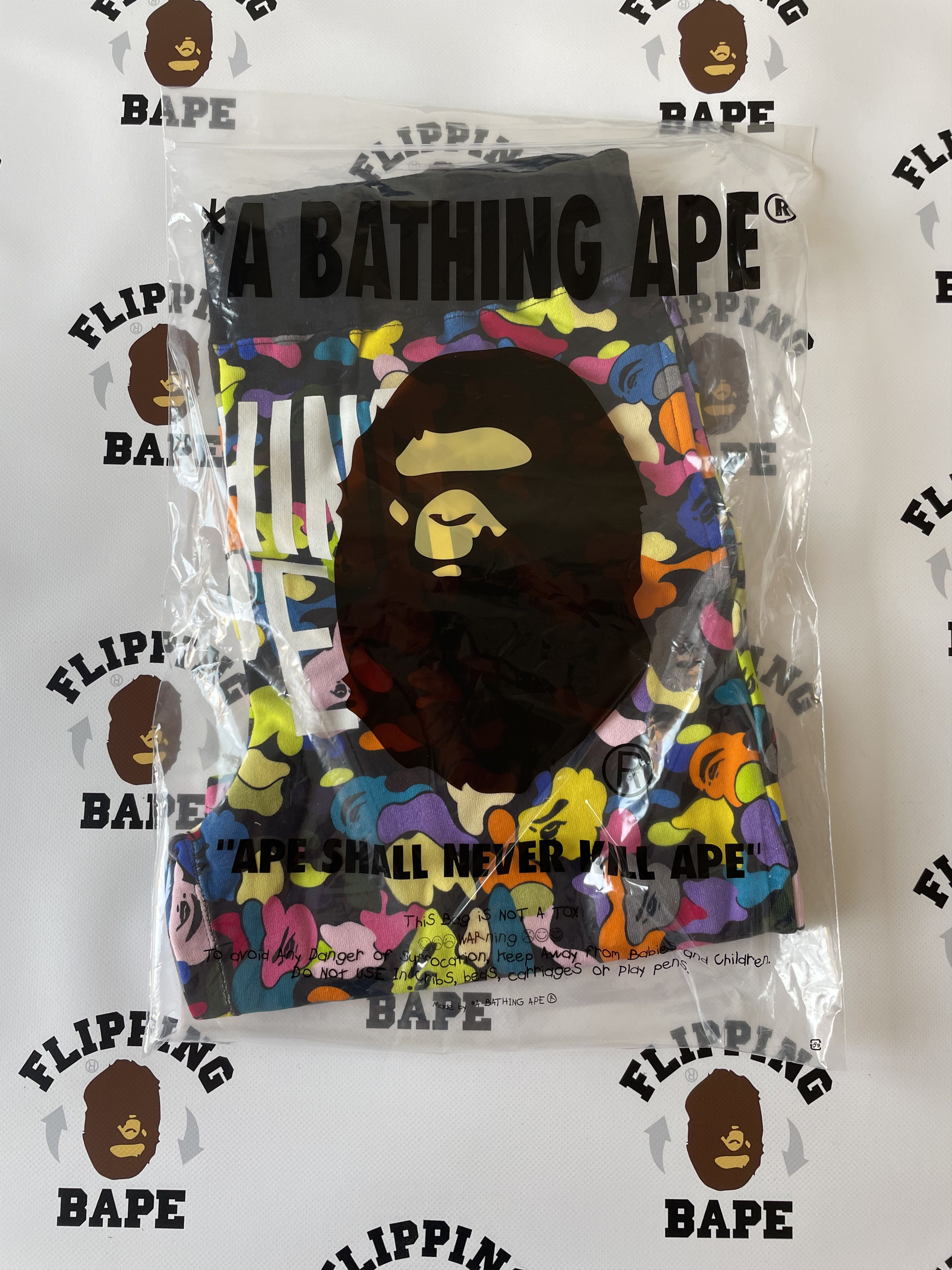 Bape BAPE MULTI CAMO NYC LOGO SWEAT SHORTS Size US 30 / EU 46 - 8 Thumbnail