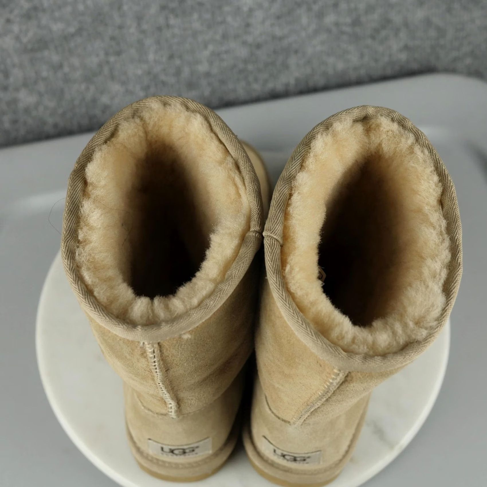 Ugg UGG Australia Classic Short Boots Womens US 7 Beige Suede Sheepskin Lined Winter Casual Shoes Mens? Size 28" / US 6 / IT 42 - 7 Thumbnail