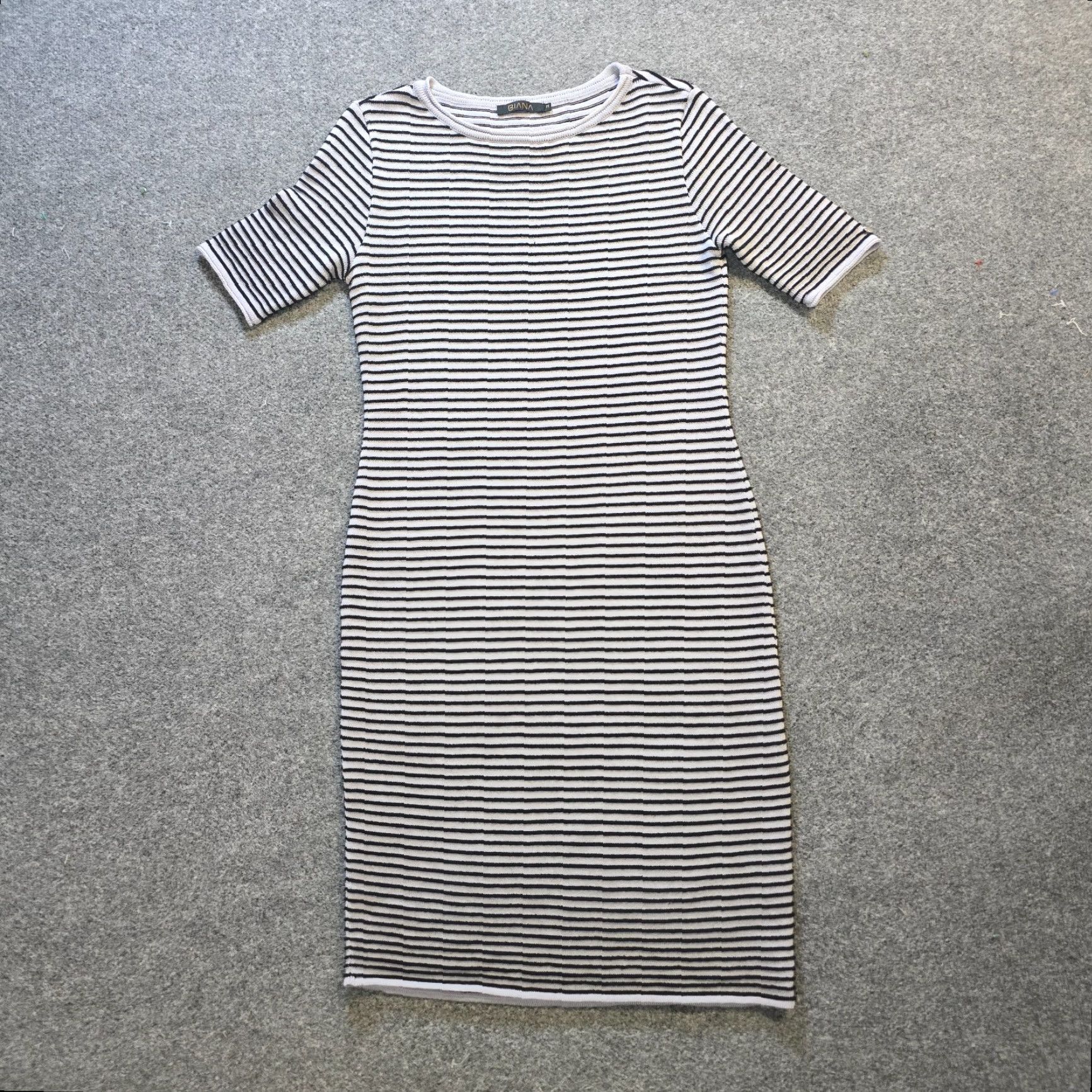 Vintage Biana Dress Womens Size M Gray Black Striped Merino Wool Fitted Knit Knee Length Casual Dress Size M / US 6-8 / IT 42-44 - 2 Thumbnail