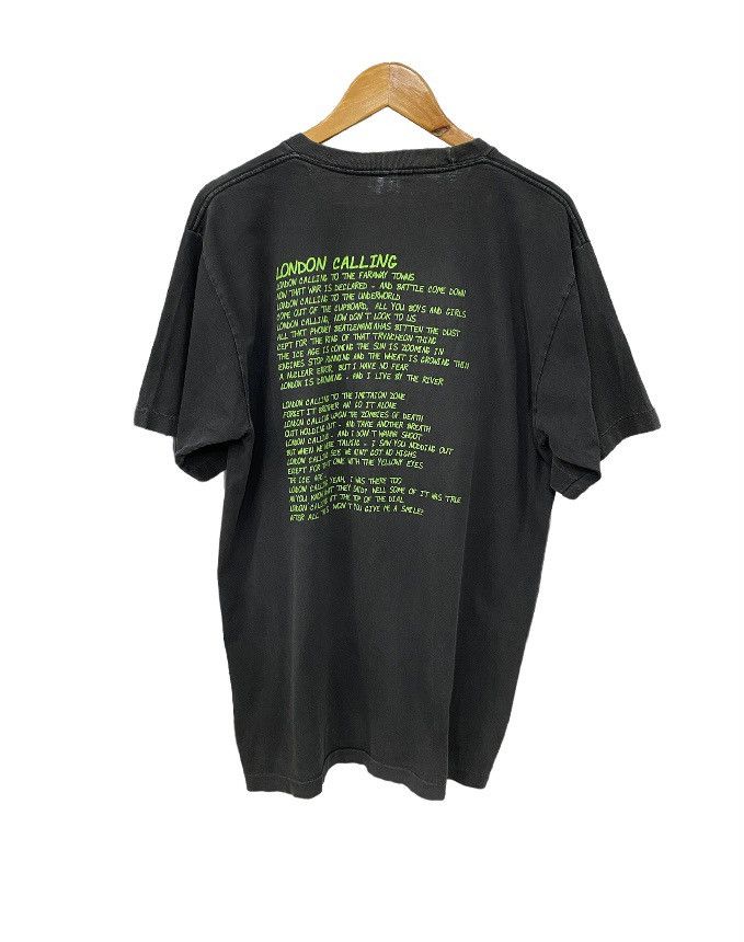Band Tees ✅ VINTAGE THE CLASH punkrock band london calling Y2K shirt Size US L / EU 52-54 / 3 - 2 Thumbnail