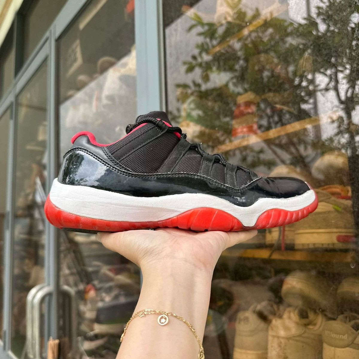 Jordan Brand Air Jordan 11 Low Bred 2015 528895-012 Size US 9 / EU 42 - 1 Thumbnail