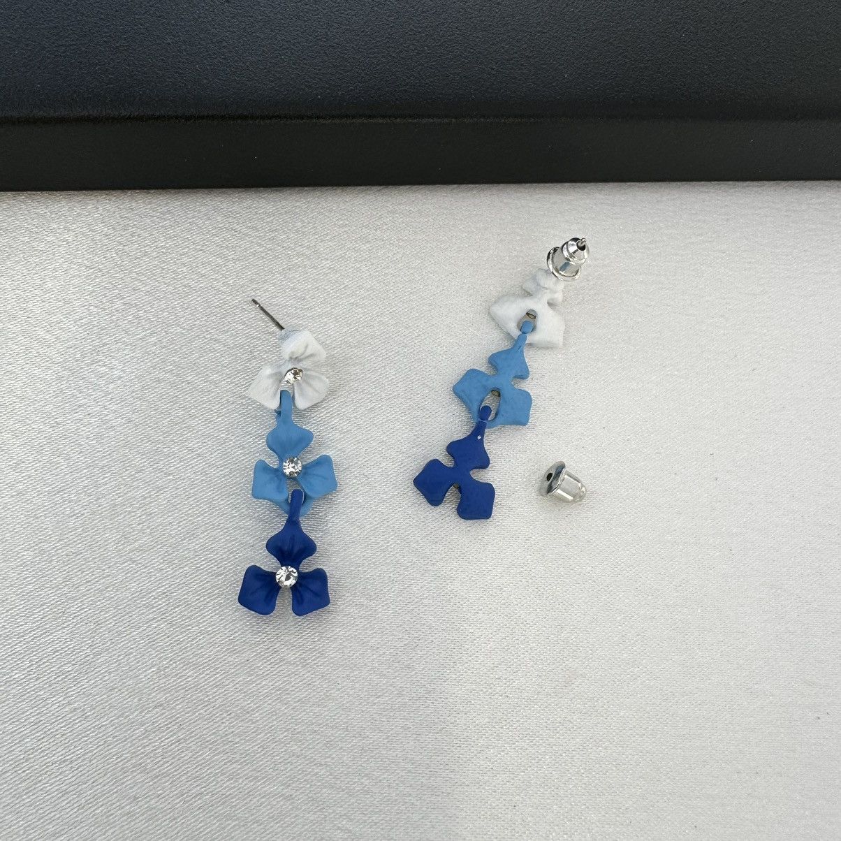 Other Flower Dangle Drop Earrings for Women Size ONE SIZE - 3 Thumbnail
