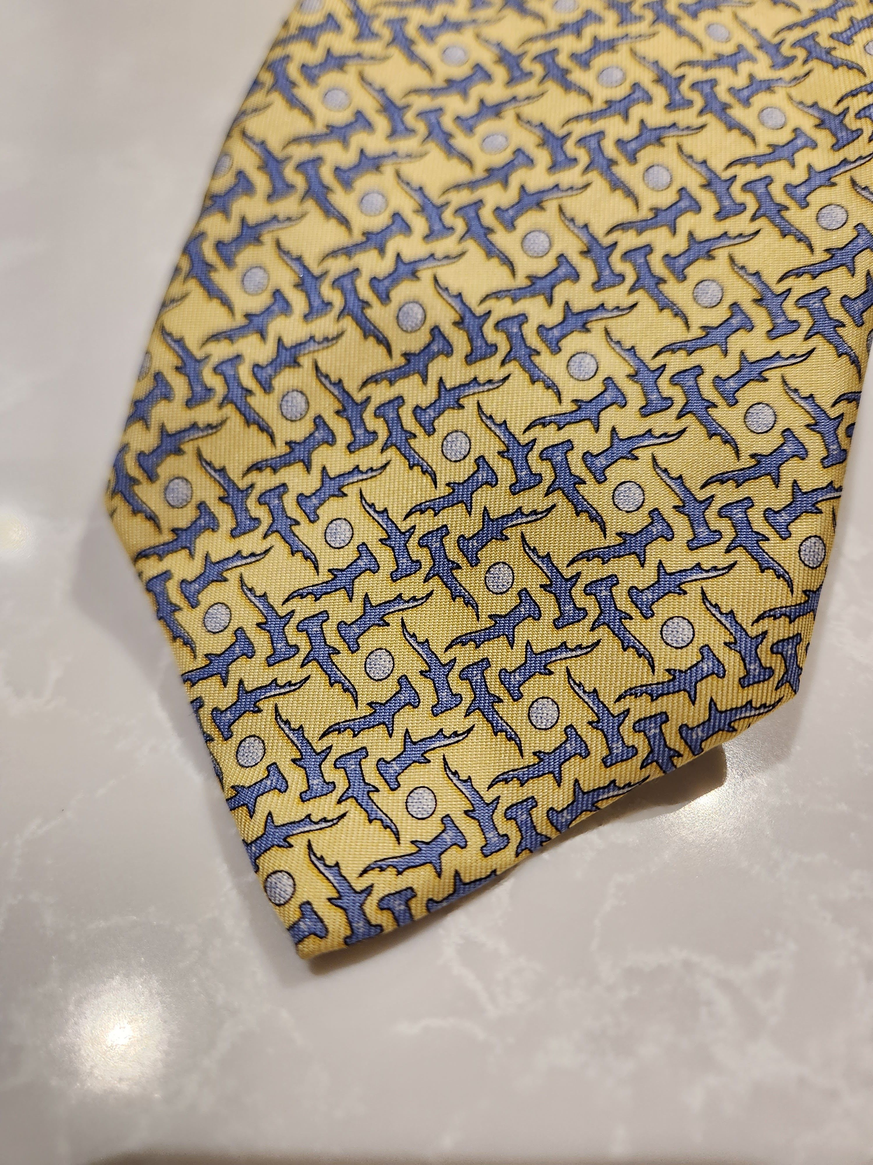 Vineyard Vines Custom Collection Yellow Golf Pattern Silk Tie Size ONE SIZE - 3 Thumbnail