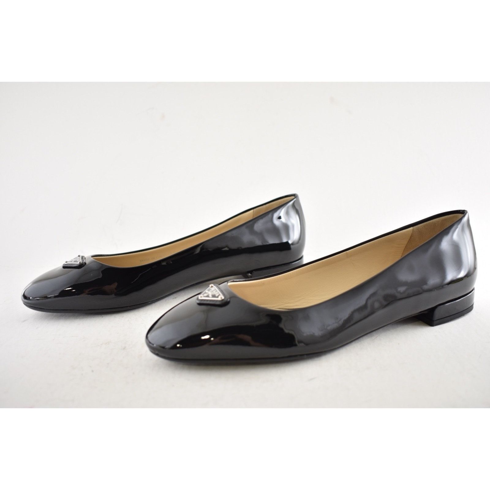 Prada Prada Black Patent Silver Logo Ballerina Ballet Flat 39.5 Size US 9.5 / IT 39.5 - 15 Thumbnail