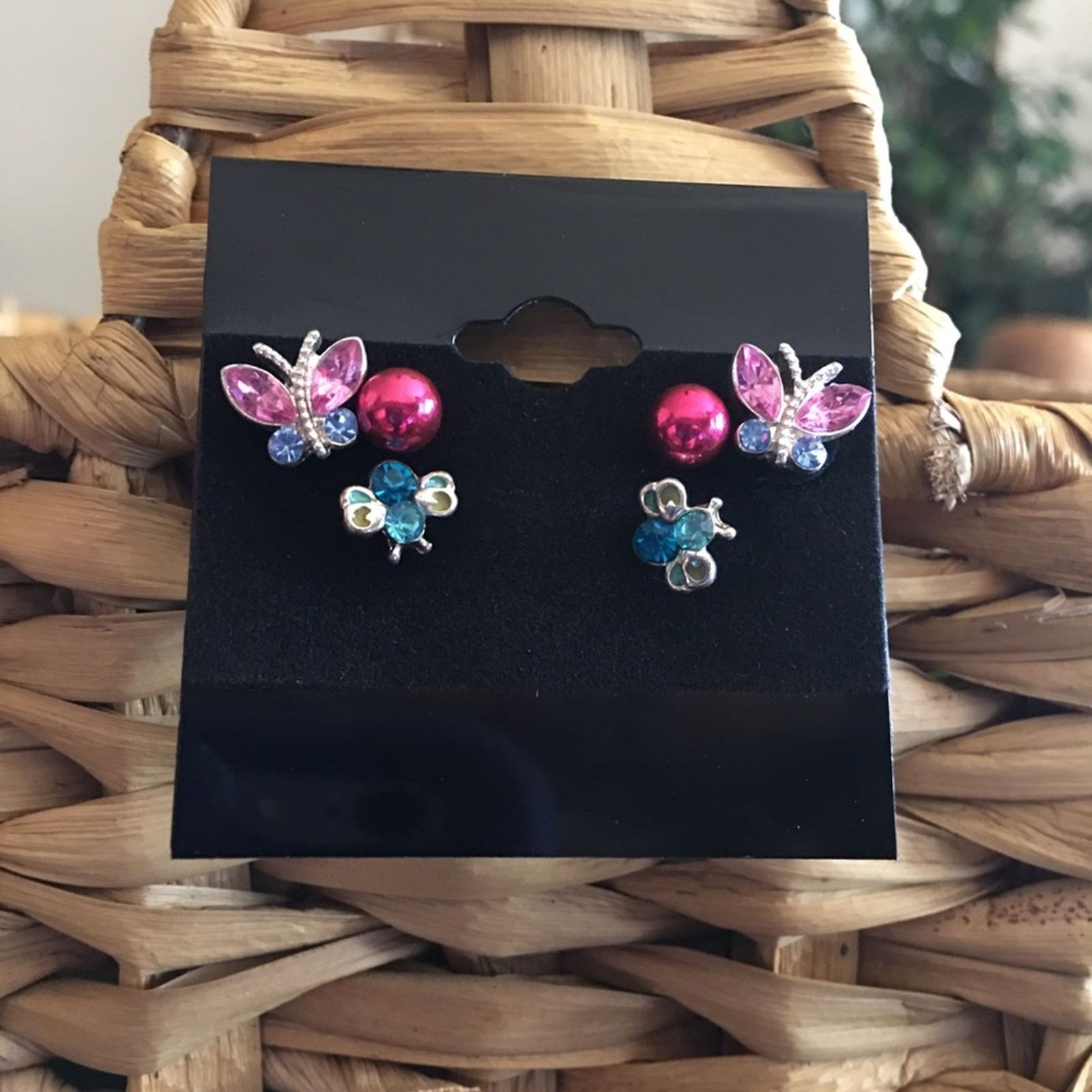 Jewelry Set Of Three Earrings Butterfly Bee And Pink Pearl, Women's