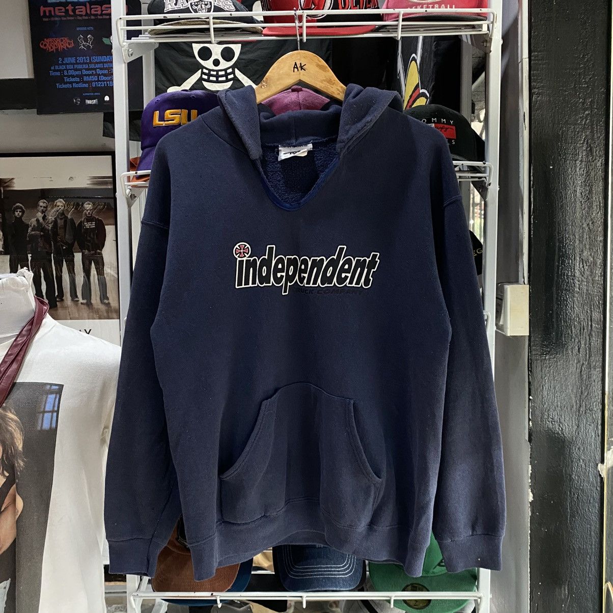 Independent Truck Co. × Vintage VINTAGE 90s INDEPENDENT TRUCK CO HOODIE Size US M / EU 48-50 / 2 - 1 Thumbnail