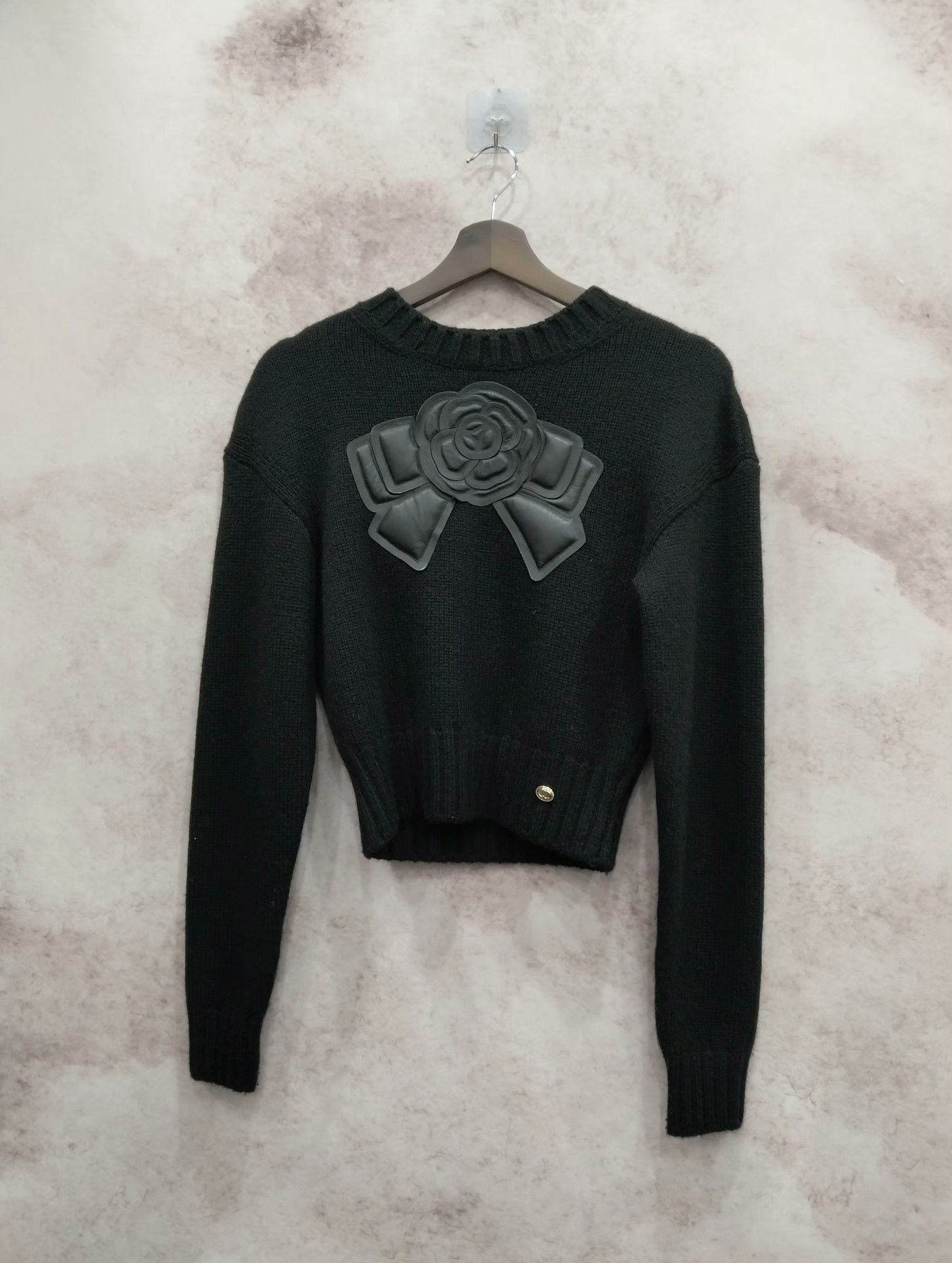 Chanel Chanel Knit Sweater 34 Women Size XS / US 0-2 / IT 36-38 - 1 Thumbnail