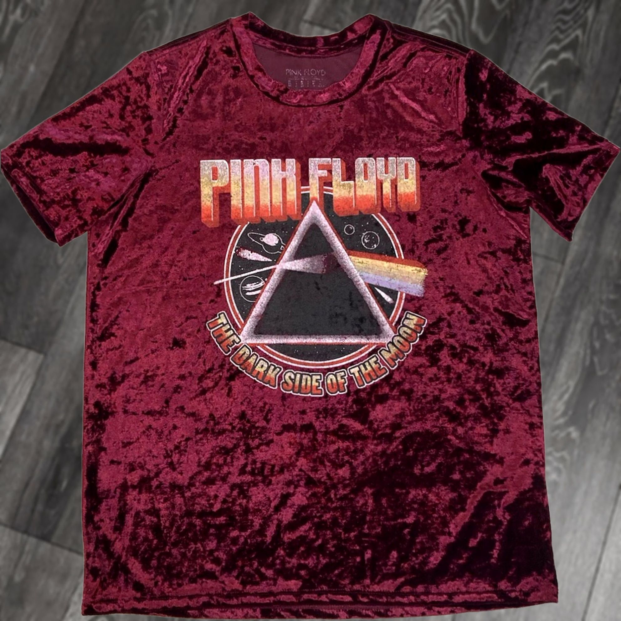 Vintage VINTAGE Pink Floyd T-Shirt Women Medium Velour Red Crew Neck Short Sleeve Classic/Fitted Sleeve Graphic Music Size M / US 6-8 / IT 42-44 - 1 Thumbnail
