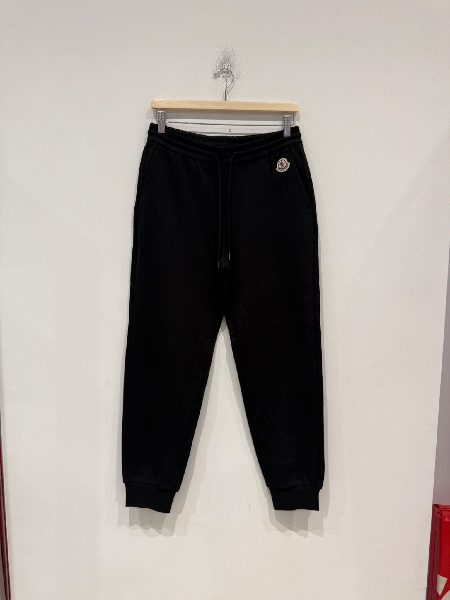 Moncler Moncler Logo Patch Cotton Sweatpants Black Size US 33 - 1 Thumbnail
