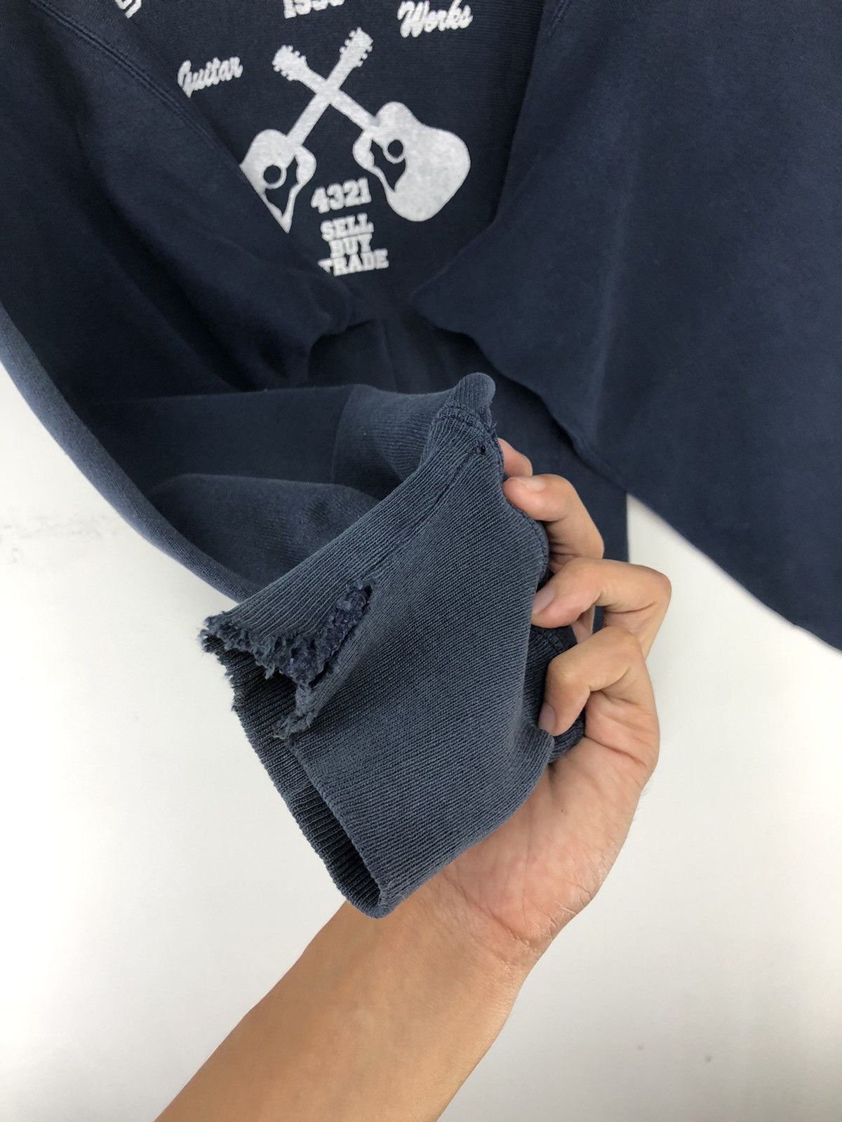 Champion Vintage 90's Champion Reverse Weave Crewneck Sweatshirt Size US L / EU 52-54 / 3 - 14 Thumbnail