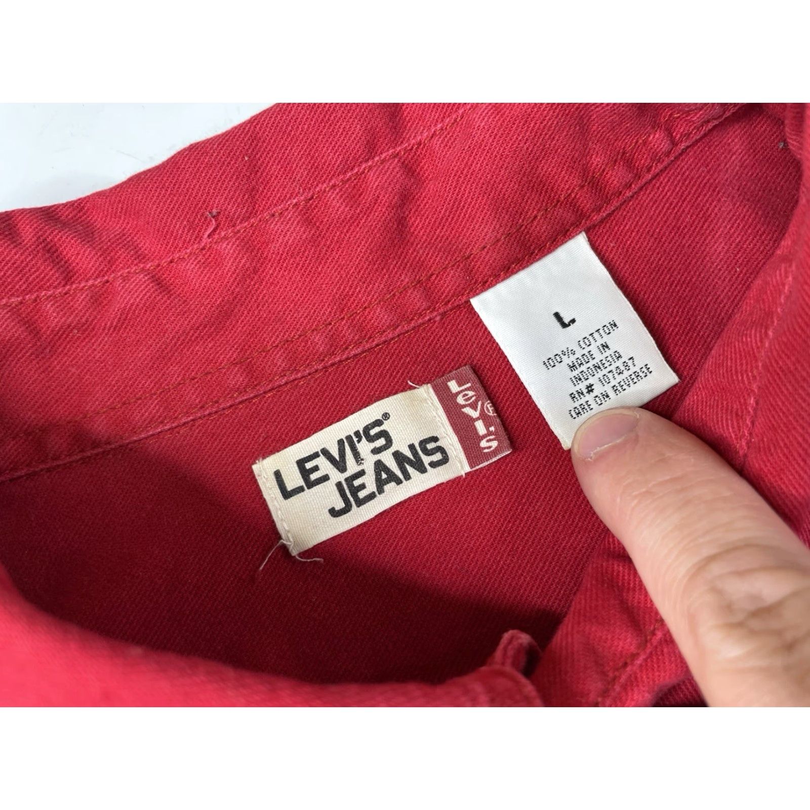 Levi's VINTAGE Levi's Shirt Mens Large Red Denim Button-Up Long Sleeve Cotton 90s Size US L / EU 52-54 / 3 - 4 Thumbnail