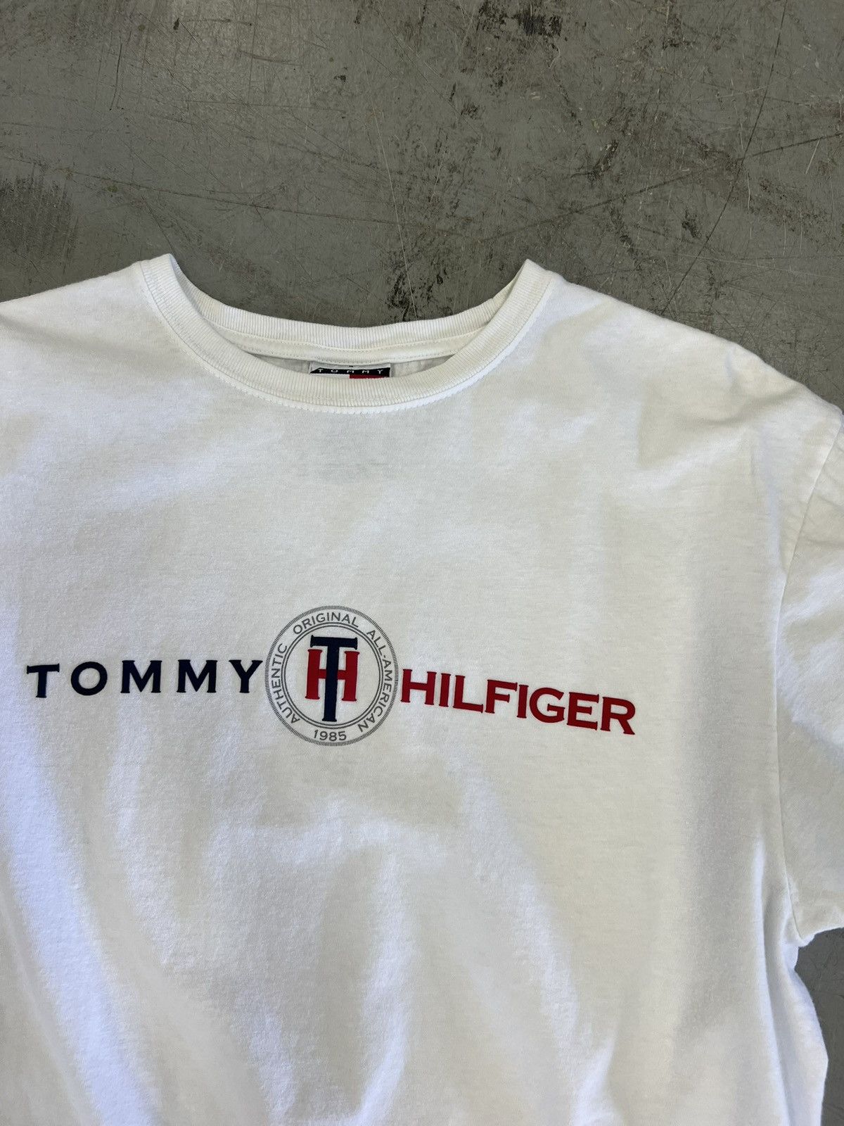 Tommy Hilfiger Y2K Tommy Hilfiger Short Sleeve Tee Size US S / EU 44-46 / 1 - 3 Thumbnail