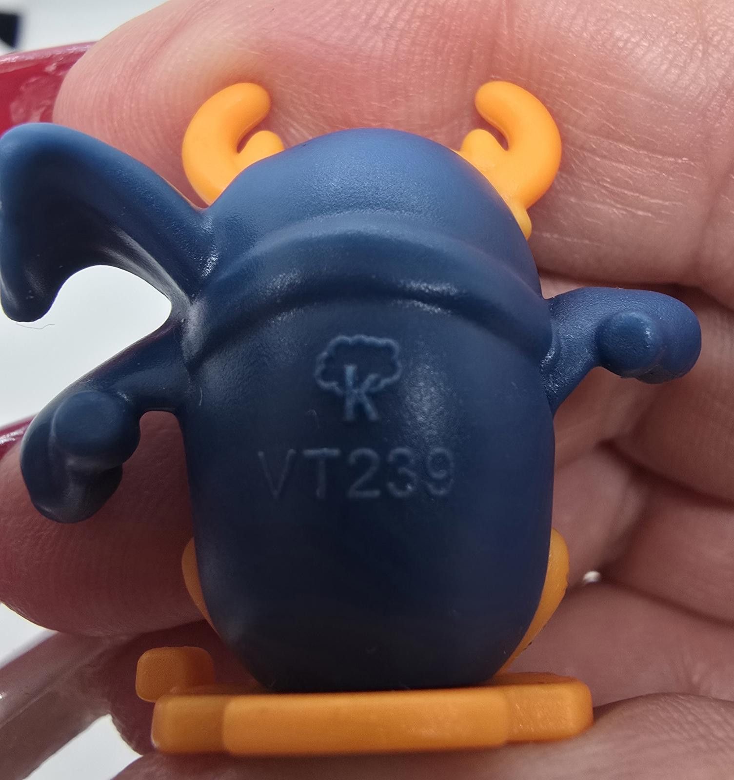 Other 2023 Kinder Joy Holiday Limited Edition Penguin Mini Figure Size ONE SIZE - 3 Thumbnail