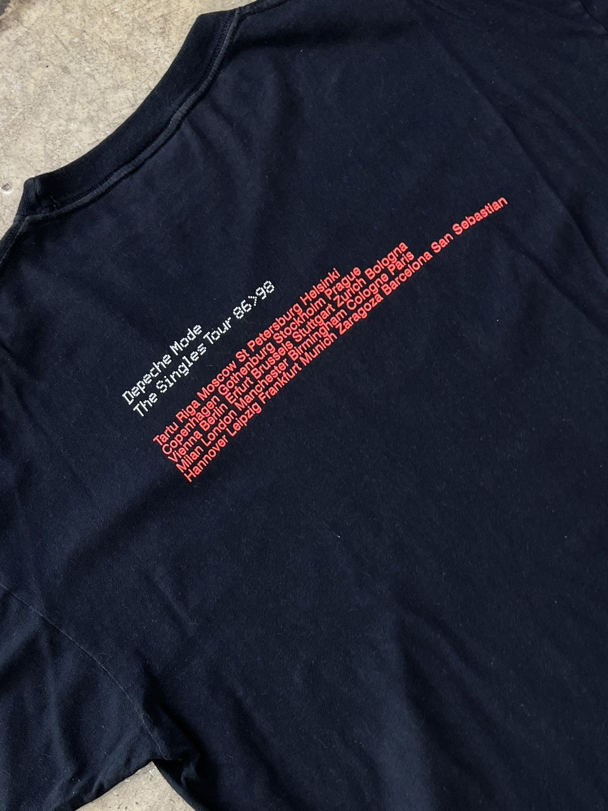 Band Tees Vintage 1998 Depeche Mode Redwood The Singles Tour Tee XL Size US XL / EU 56 / 4 - 4 Thumbnail