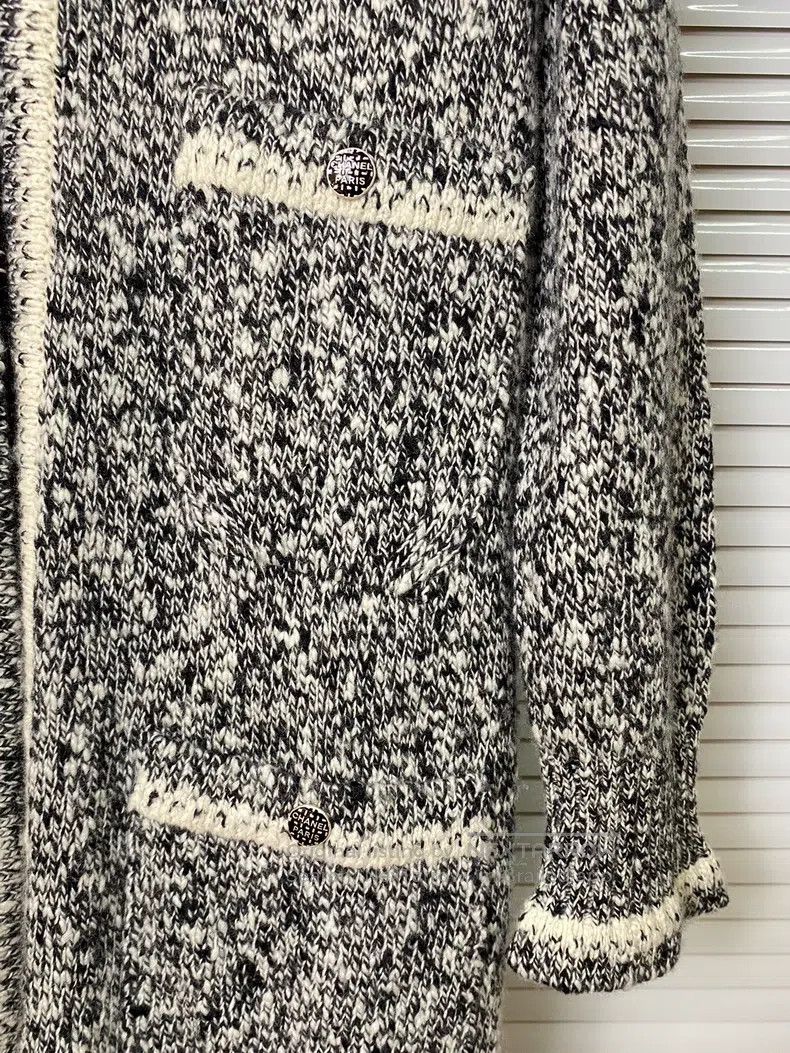 Chanel Chanel Black and white colour-block knitted cardigan coat Size XS / US 0-2 / IT 36-38 - 4 Thumbnail