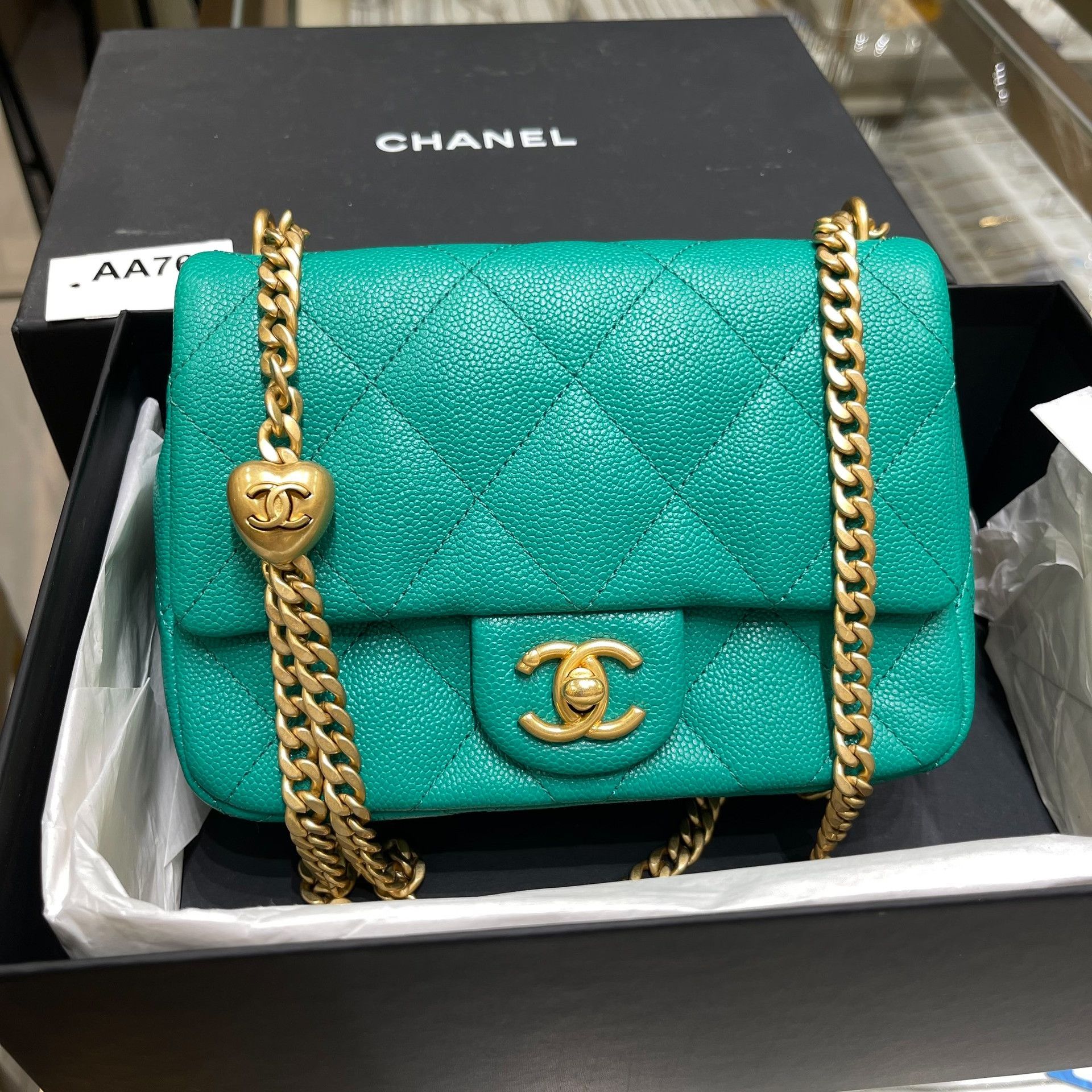 Chanel Pre-loved Bag Very good condition Size ONE SIZE - 1 Thumbnail