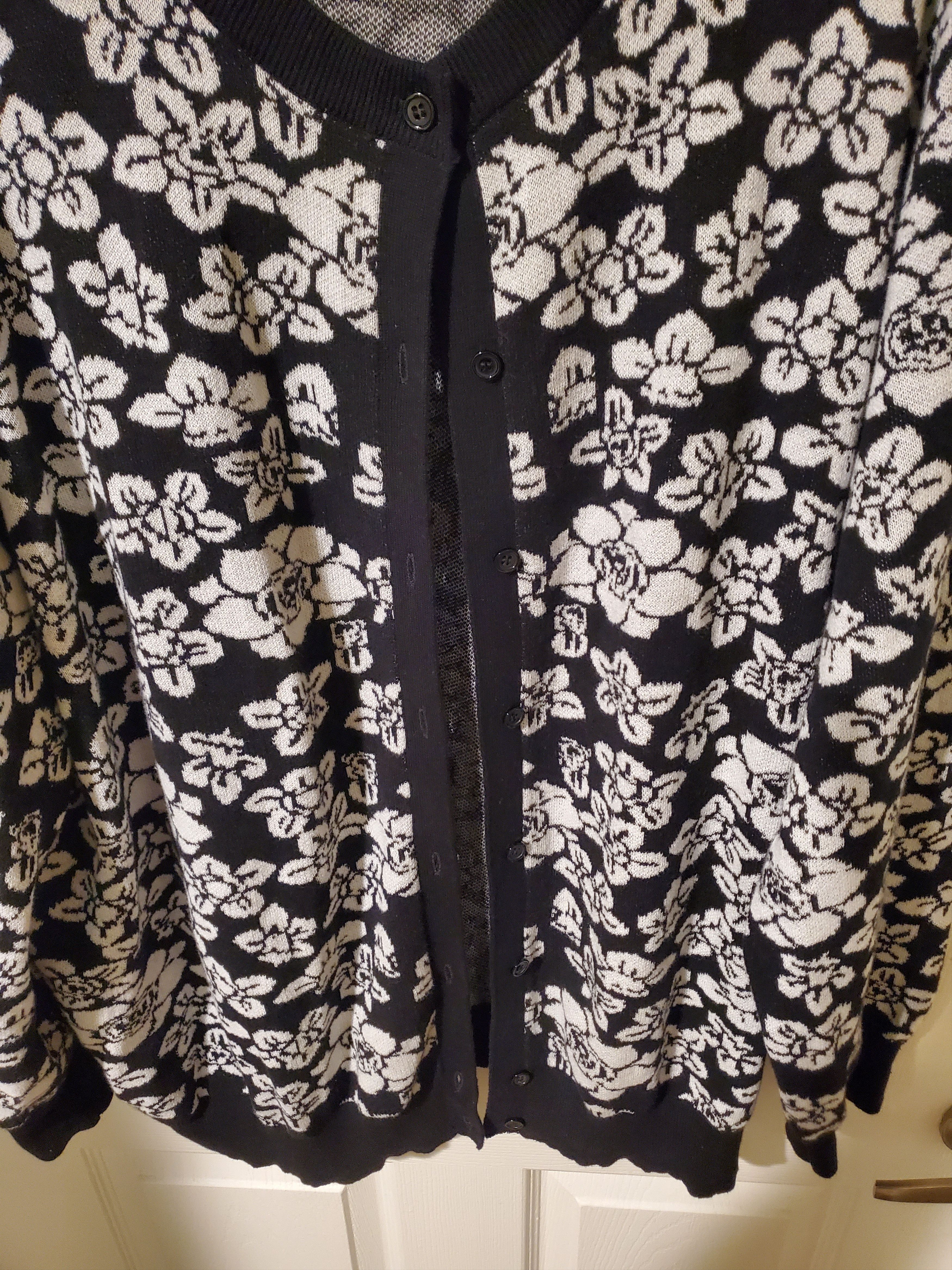 Other Woman Within B+W Floral Cardigan- 3X(30/32) Size 3XL / US 20-22 - 3 Thumbnail