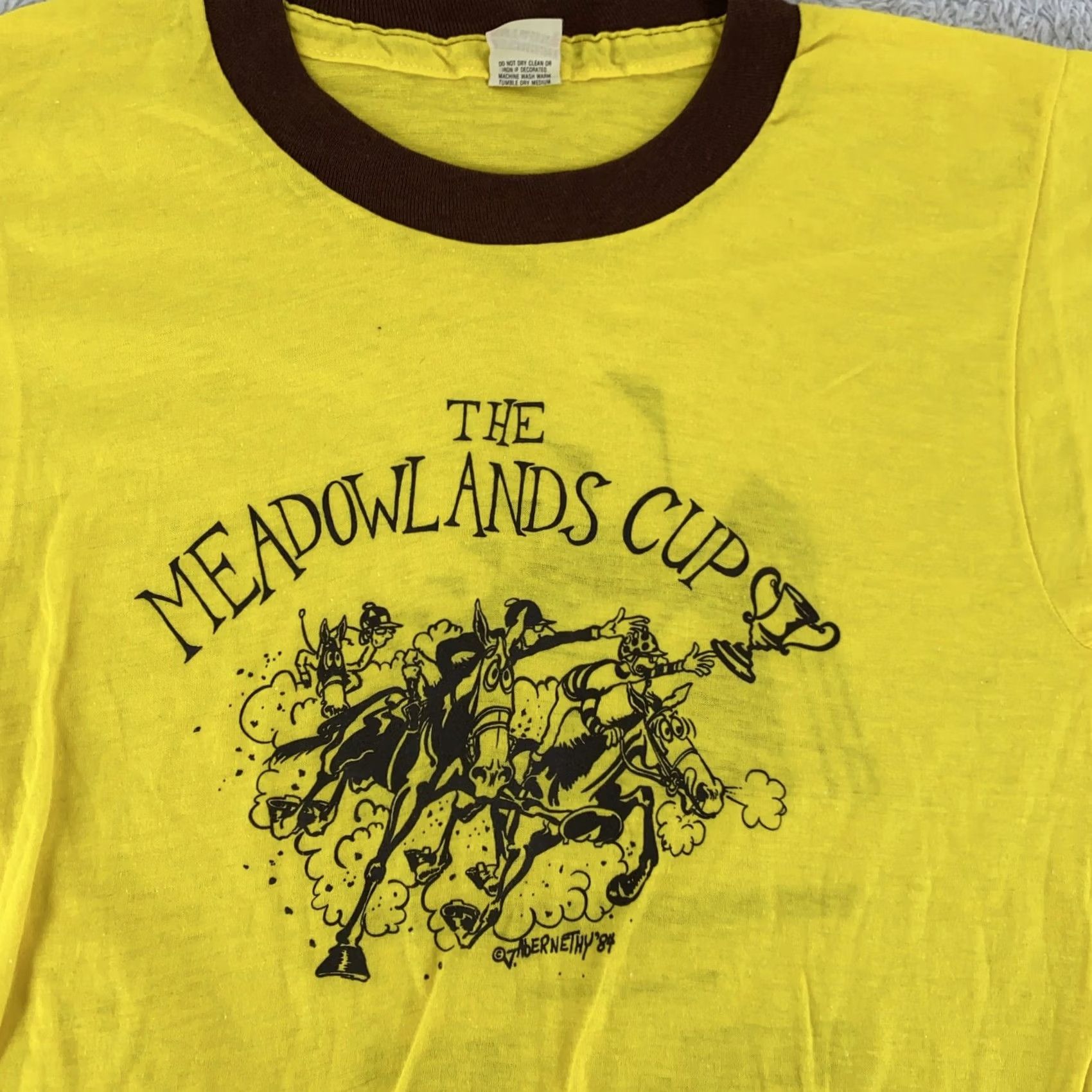 Vintage VINTAGE Meadowlands Cup Shirt XXS Yellow Brown Ringer Horse Racing Event 80s Mens Screen Stars Size US XXS / EU 40 - 2 Thumbnail